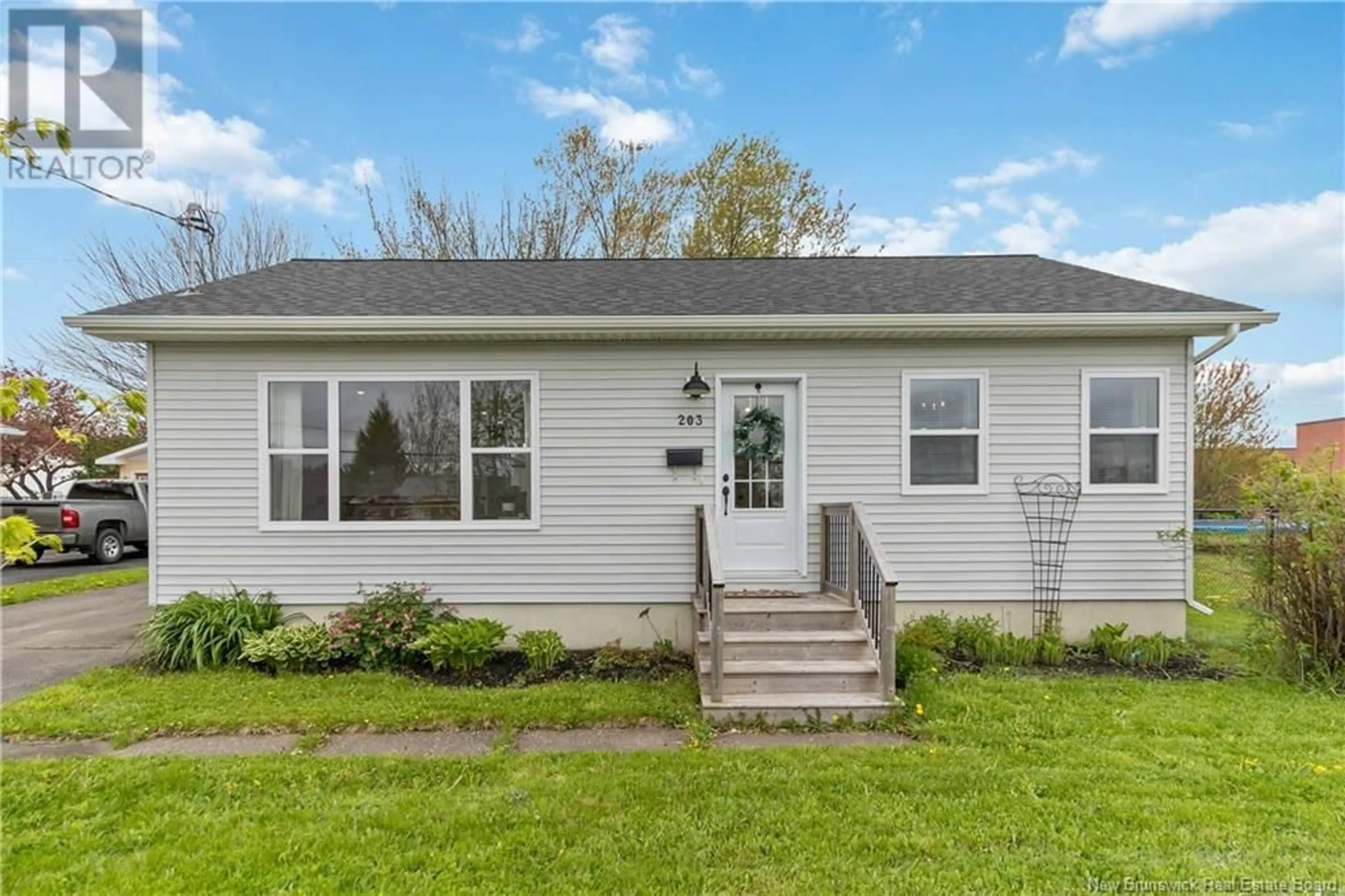 Home with vinyl exterior material, street for 203 WESTMINSTER AVENUE, Riverview New Brunswick E1B2R1