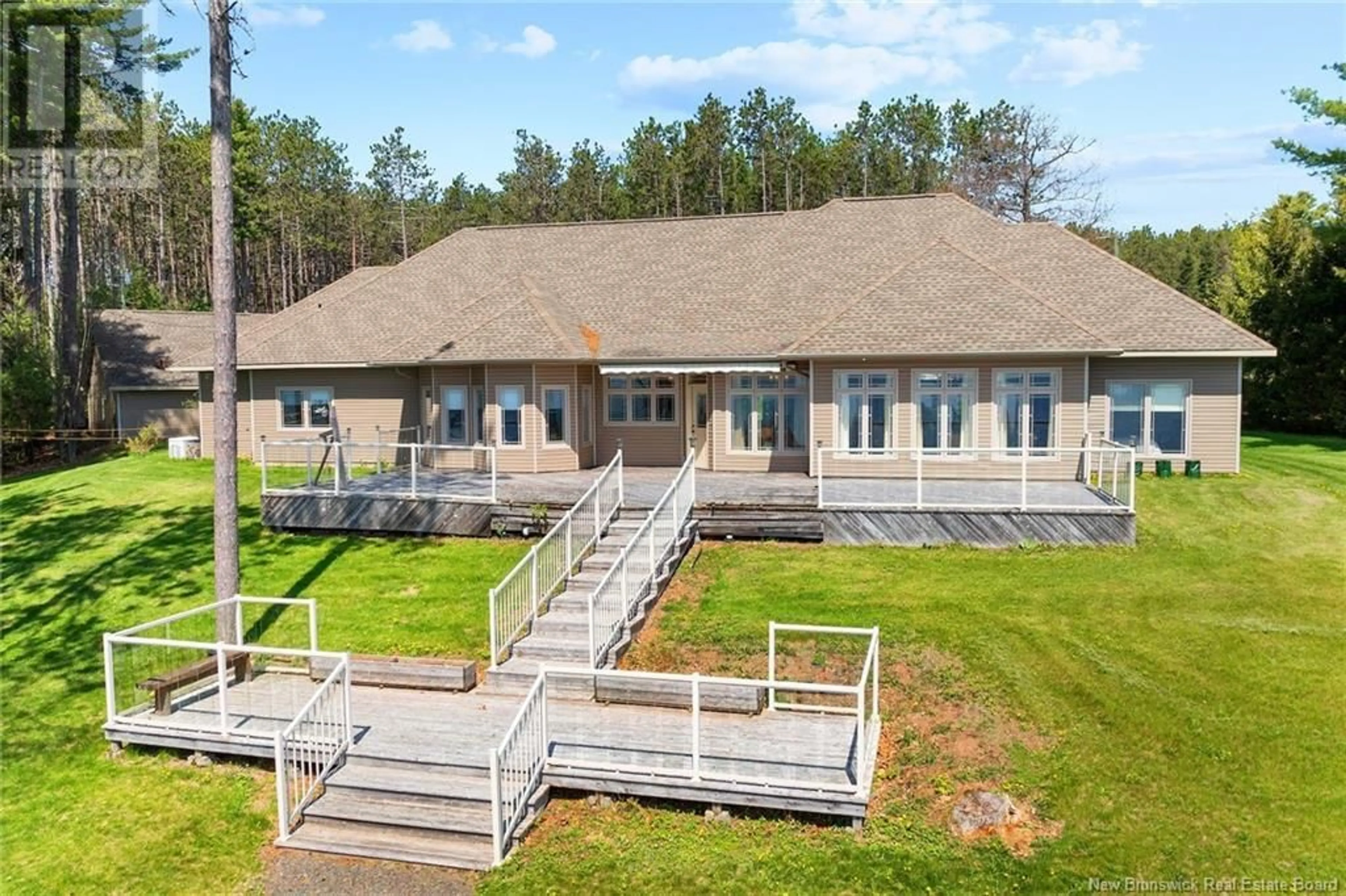 A pic from outside/outdoor area/front of a property/back of a property/a pic from drone, building for 2990 ROUTE 690, Sypher Cove New Brunswick E4B0A9