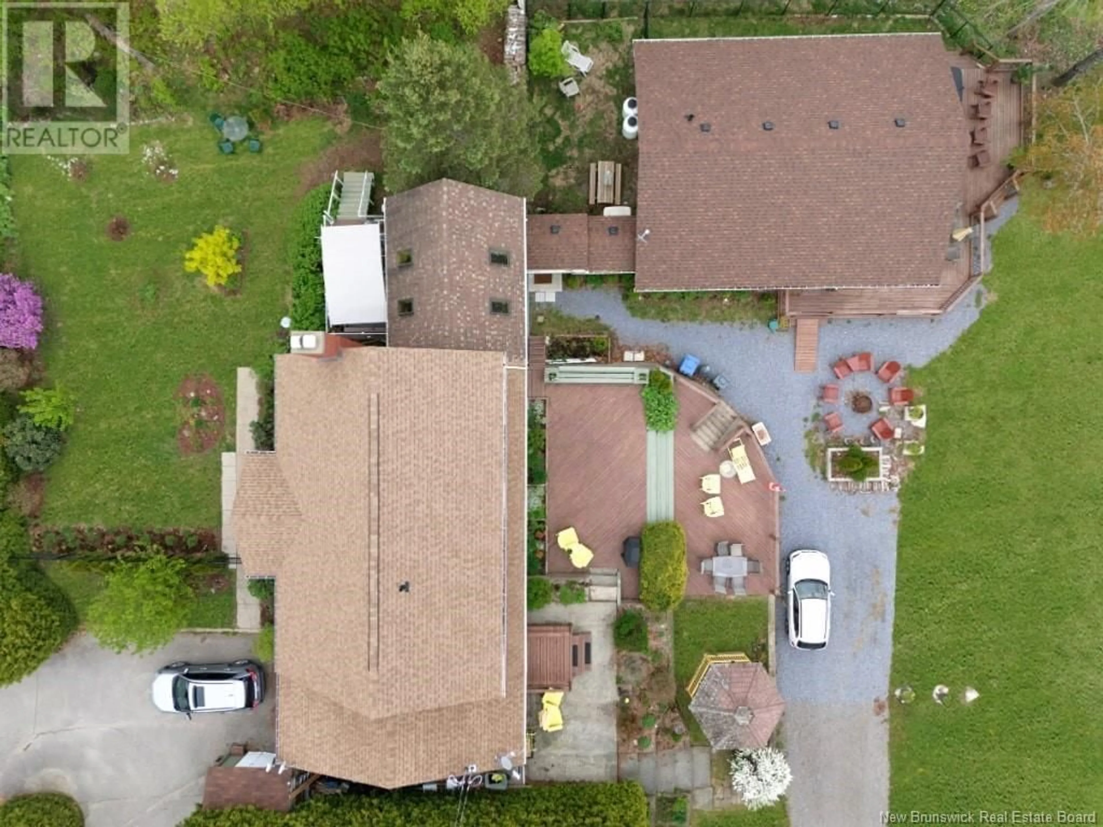 A pic from outside/outdoor area/front of a property/back of a property/a pic from drone, street for 14 MURRAY LANE, Oak Bay New Brunswick E3L4H9