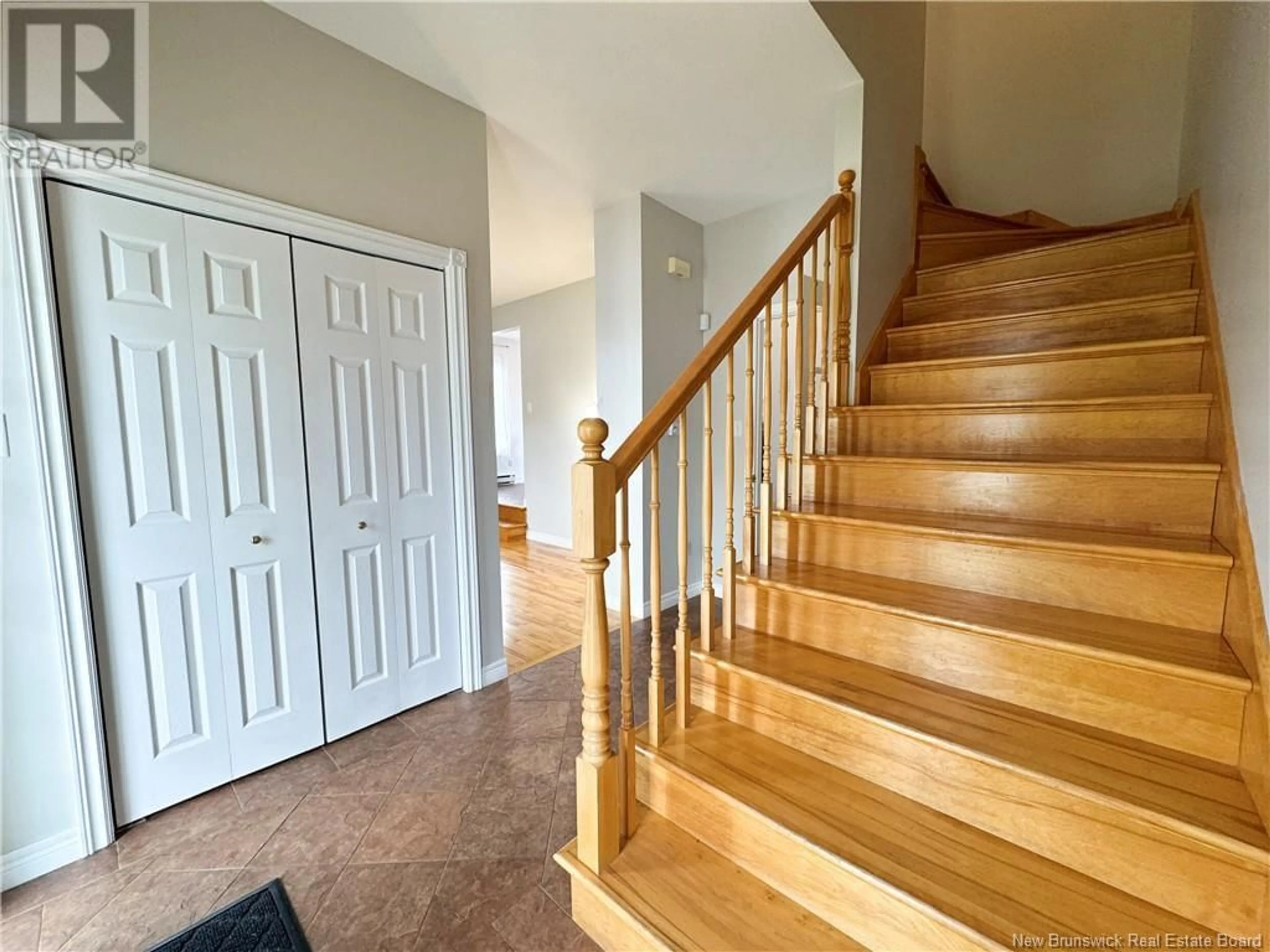 Indoor foyer for 31 FRANCIS STREET, Moncton New Brunswick E1A7G8