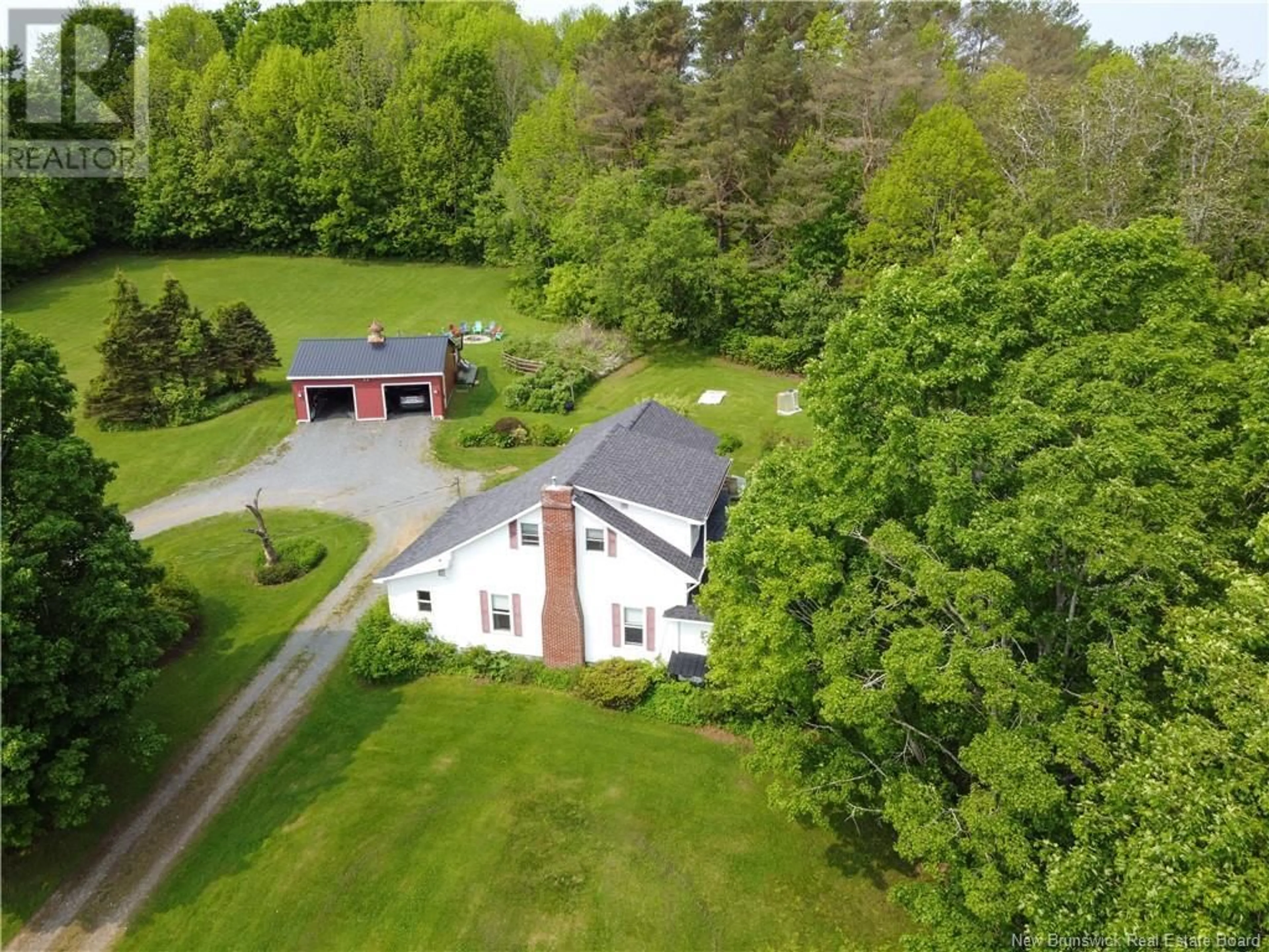 A pic from outside/outdoor area/front of a property/back of a property/a pic from drone, unknown for 124 RIVERVIEW DRIVE, Florenceville-Bristol New Brunswick E7L3M3
