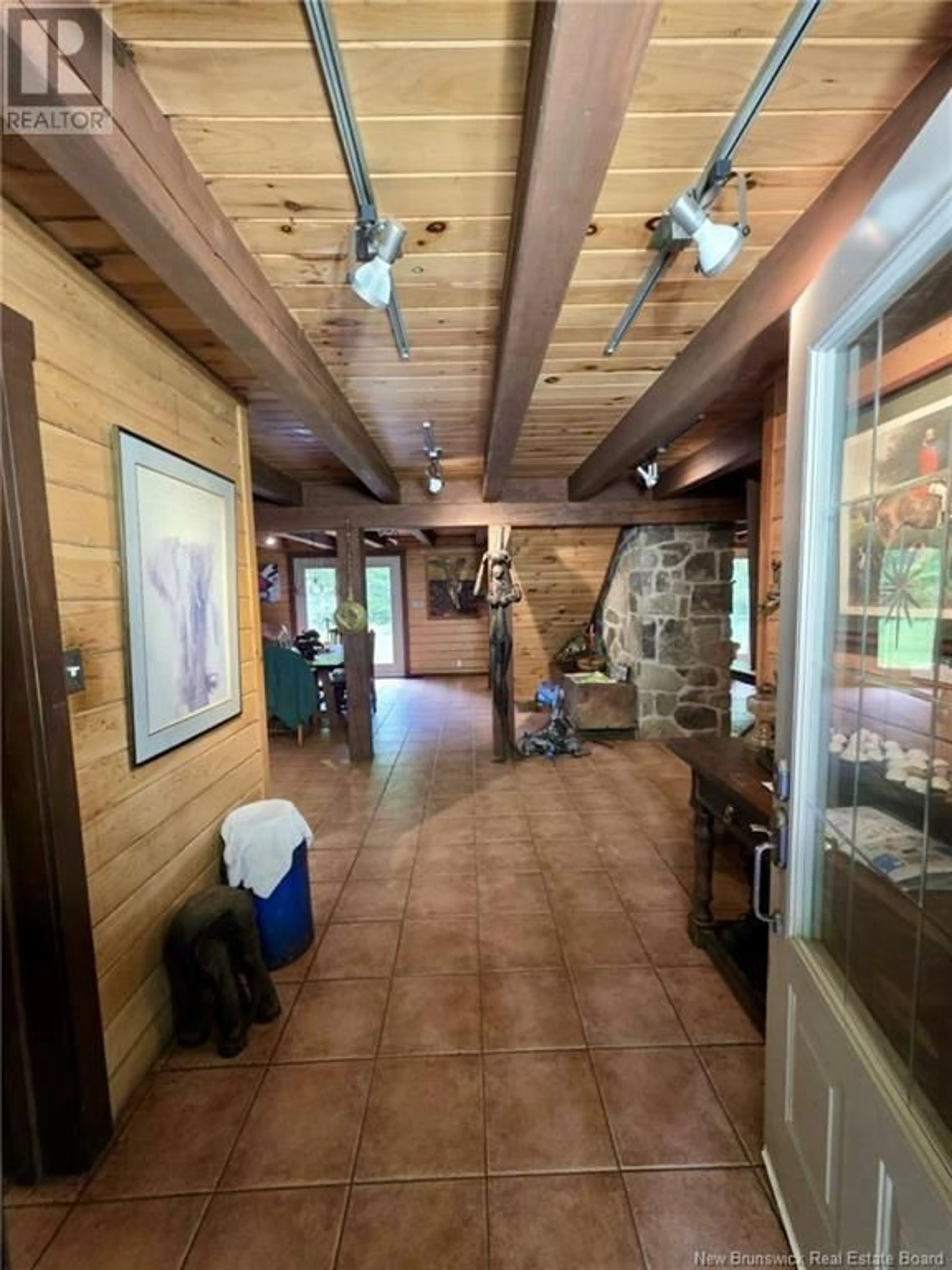 Indoor foyer for 178 DE LA SUCRERIE, Sainte-Marie-De-Kent New Brunswick E4S1Y7