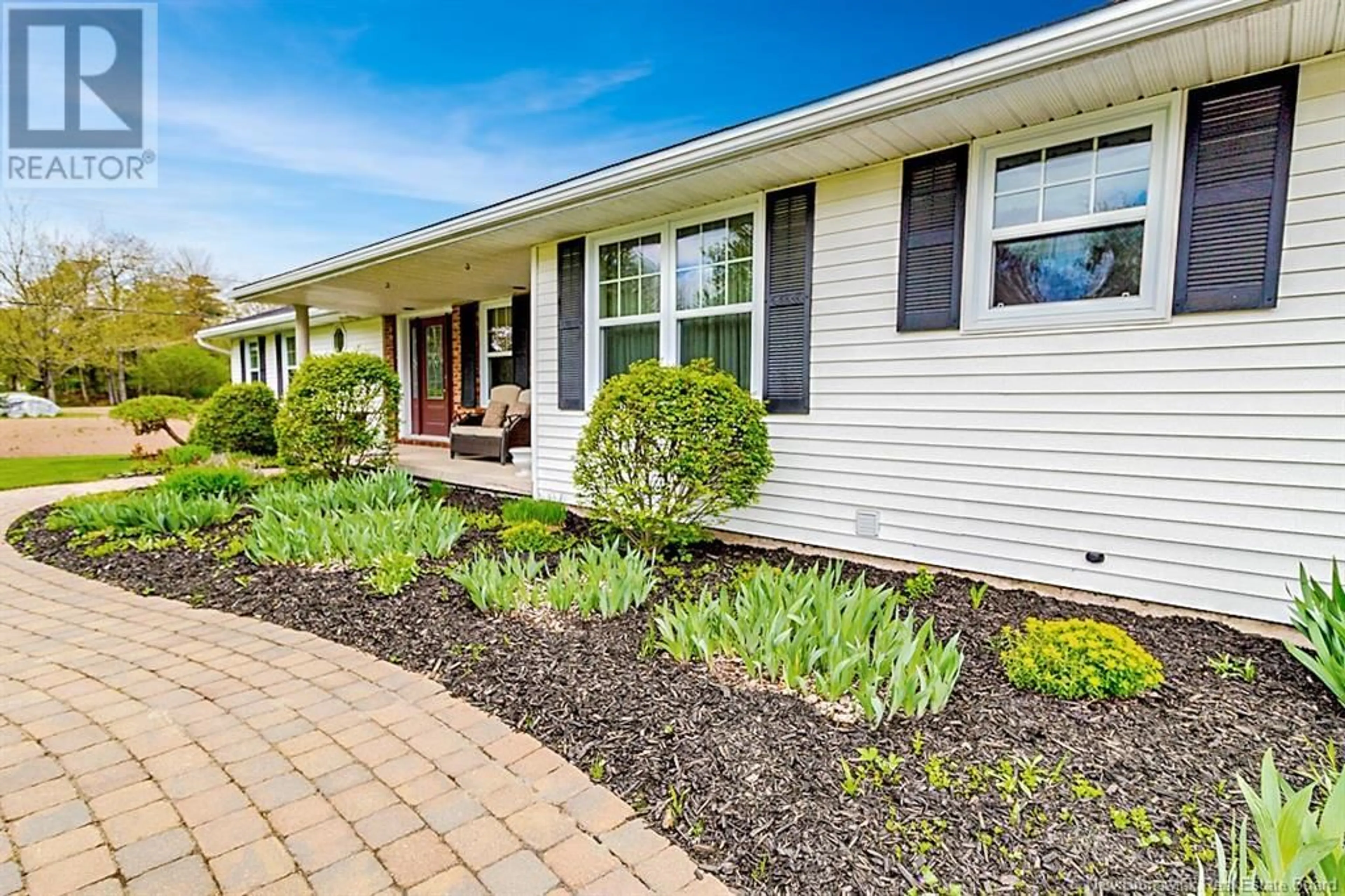 Home with vinyl exterior material, street for 52 HIGHLAND AVENUE, Rothesay New Brunswick E2E5N5