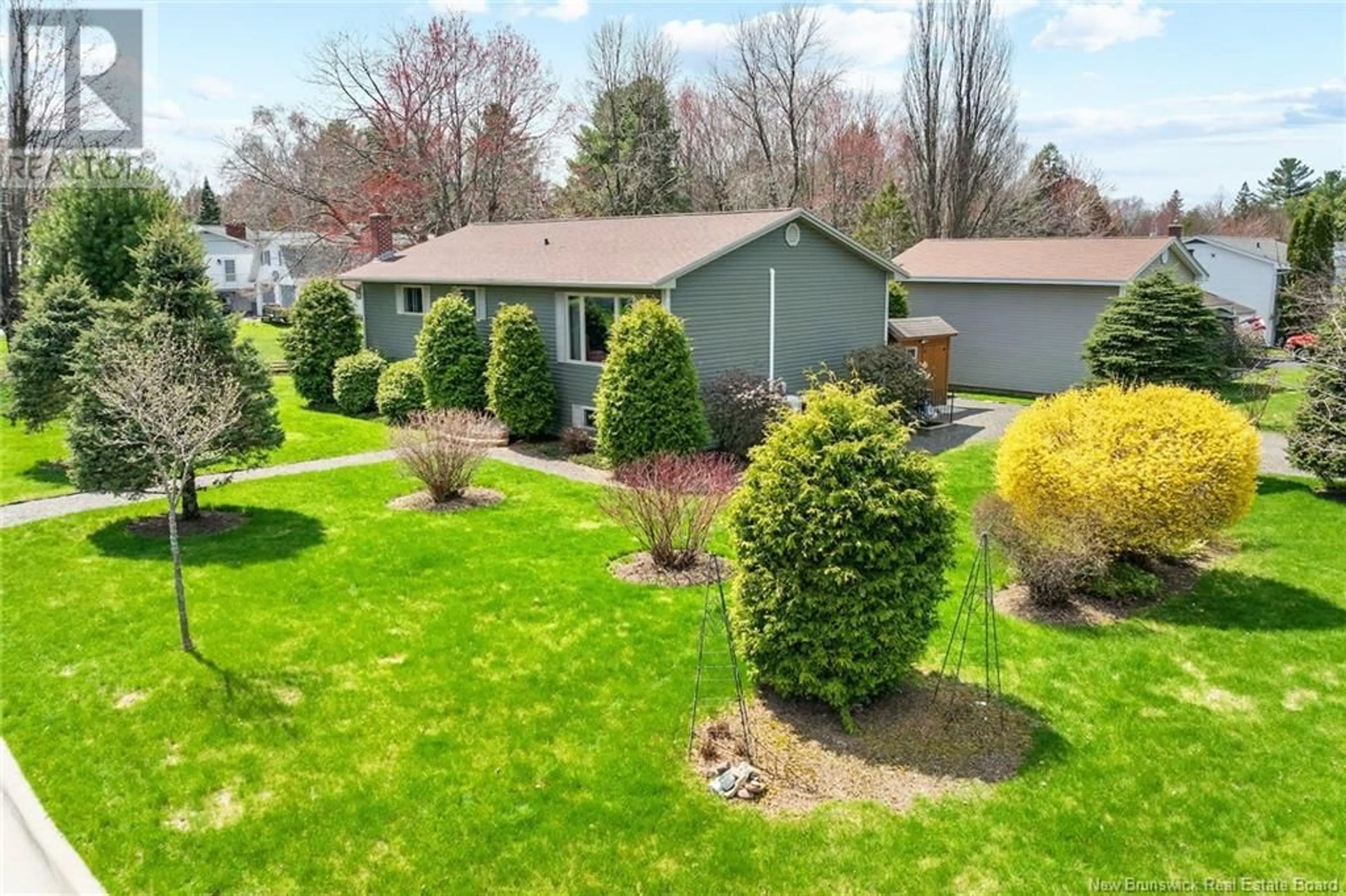 A pic from outside/outdoor area/front of a property/back of a property/a pic from drone, street for 5 SHIBU COURT, Fredericton New Brunswick E3A4T6