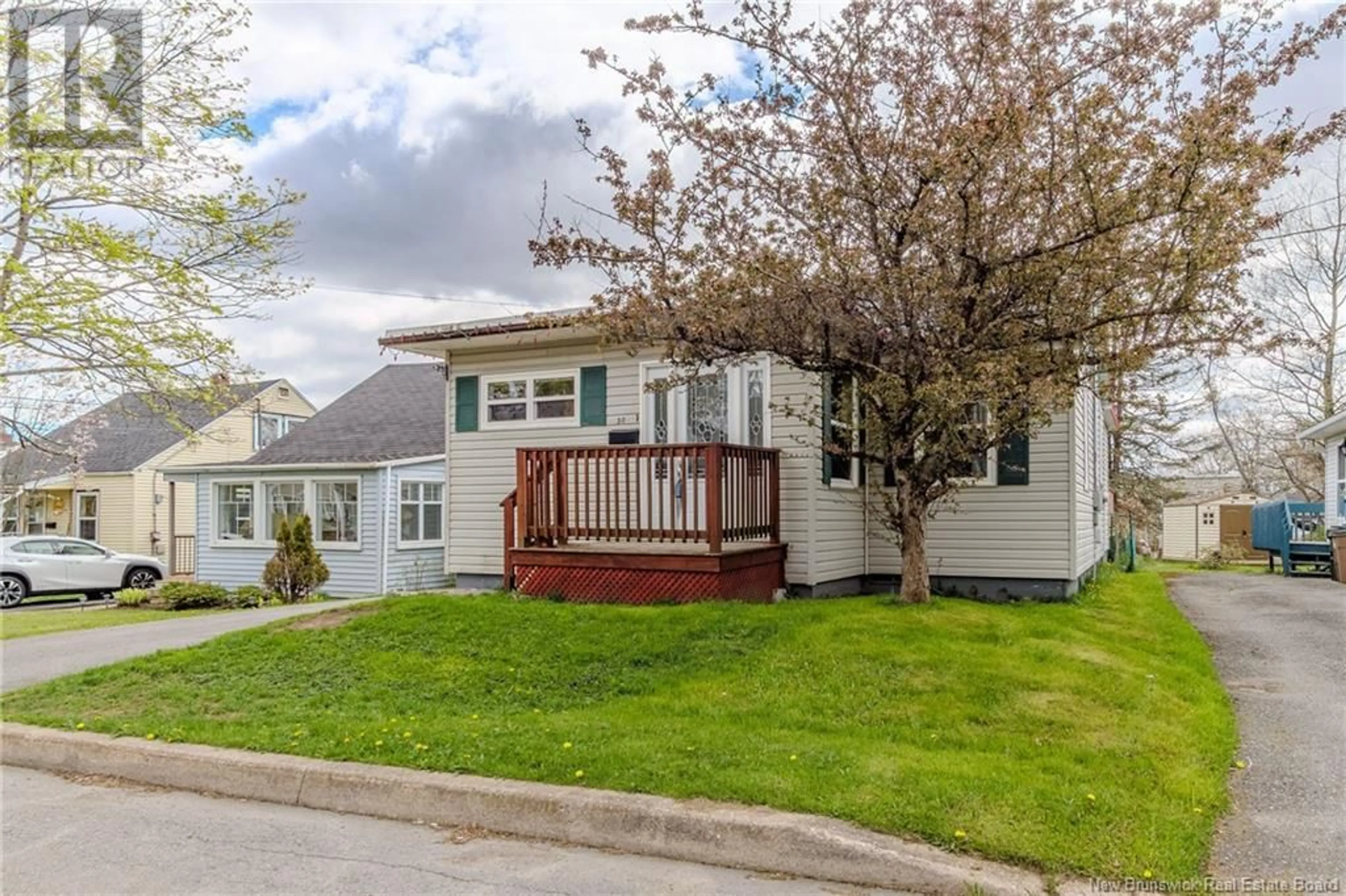 Home with vinyl exterior material, street for 30 WILTON, Saint John New Brunswick E2J1H5