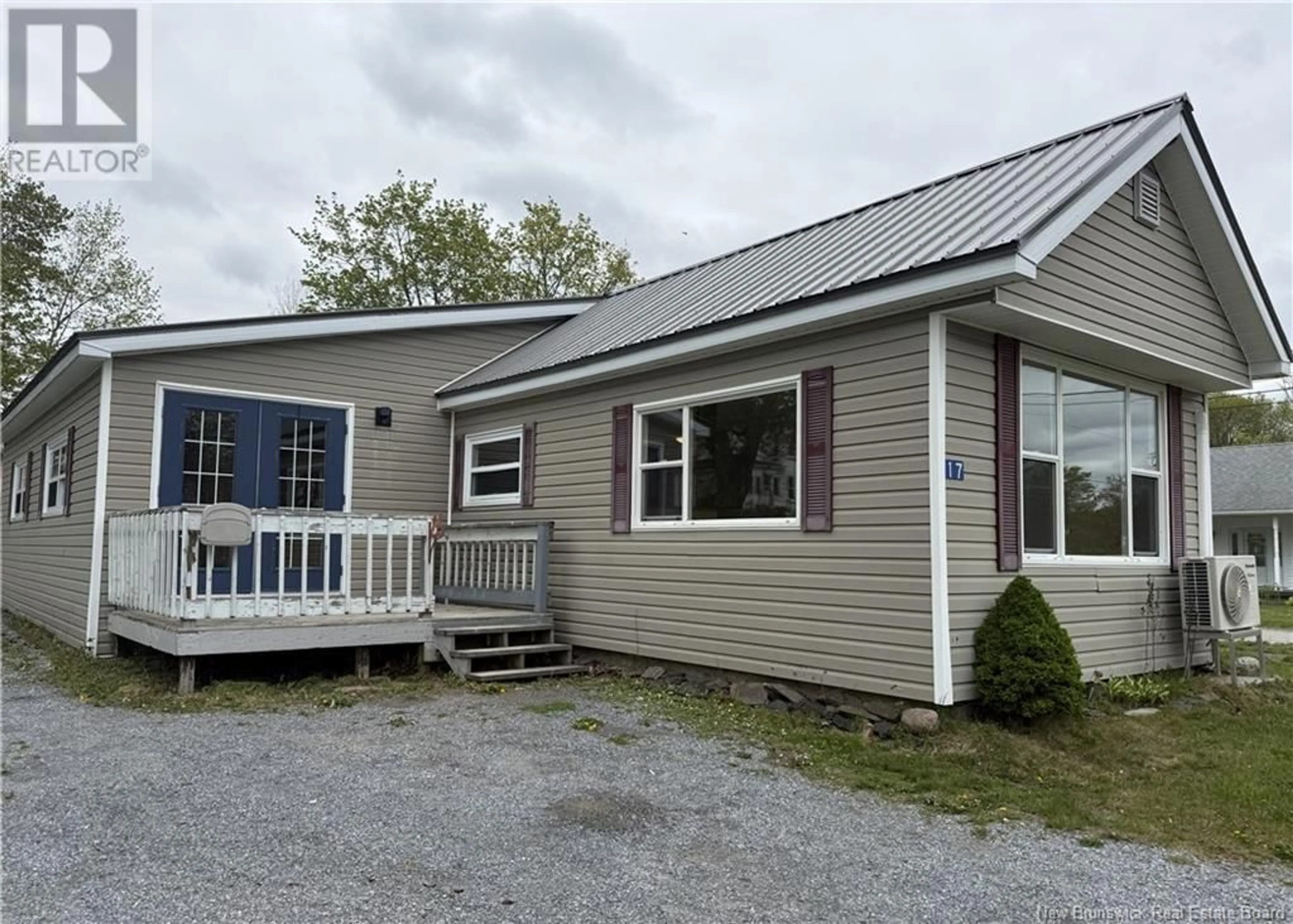 Home with vinyl exterior material, unknown for 17 SOUTH STREET, St George New Brunswick E5C3P6
