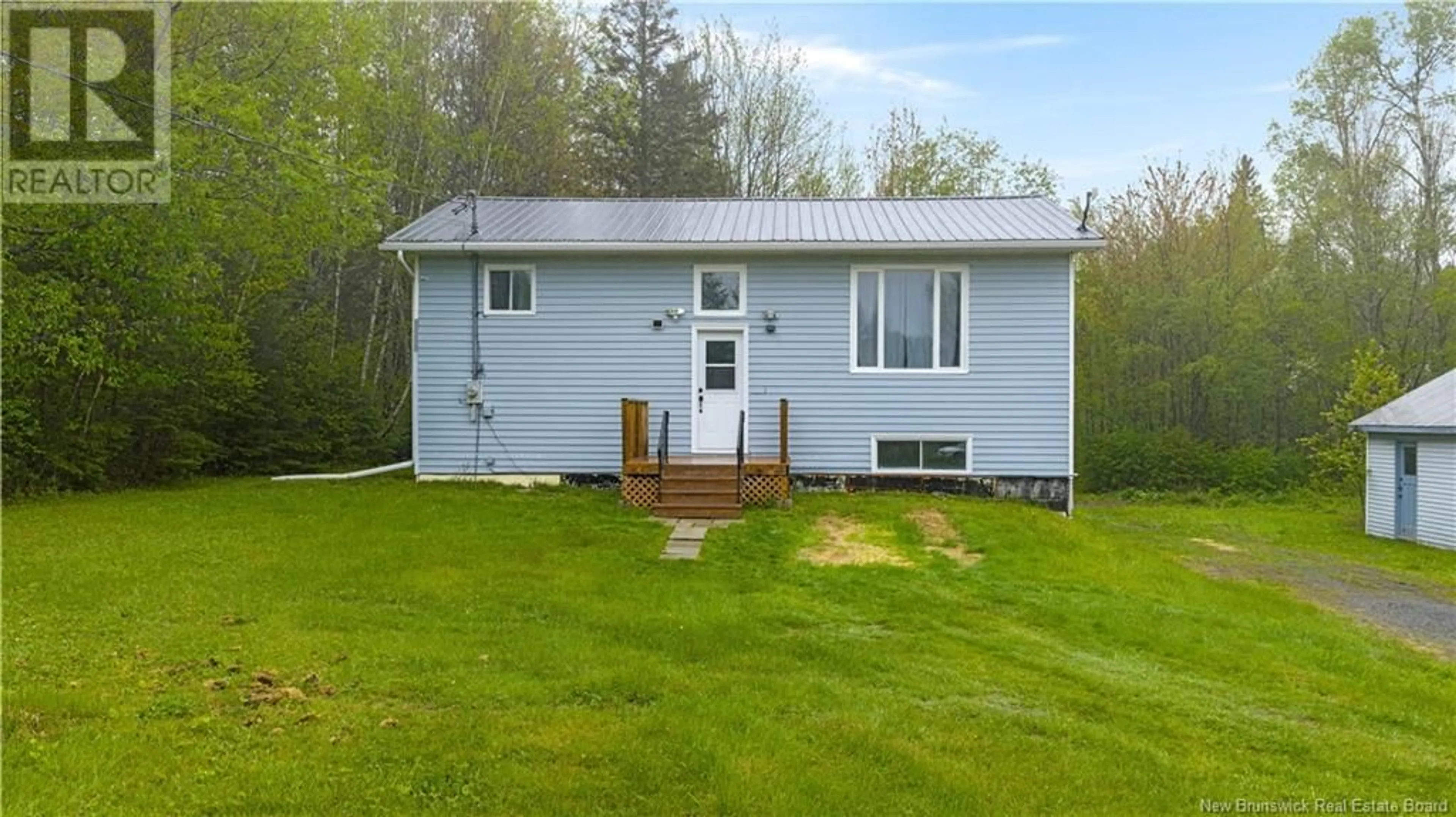Home with vinyl exterior material, building for 41 GILLETT ROAD, Hoyt New Brunswick E2L2K2