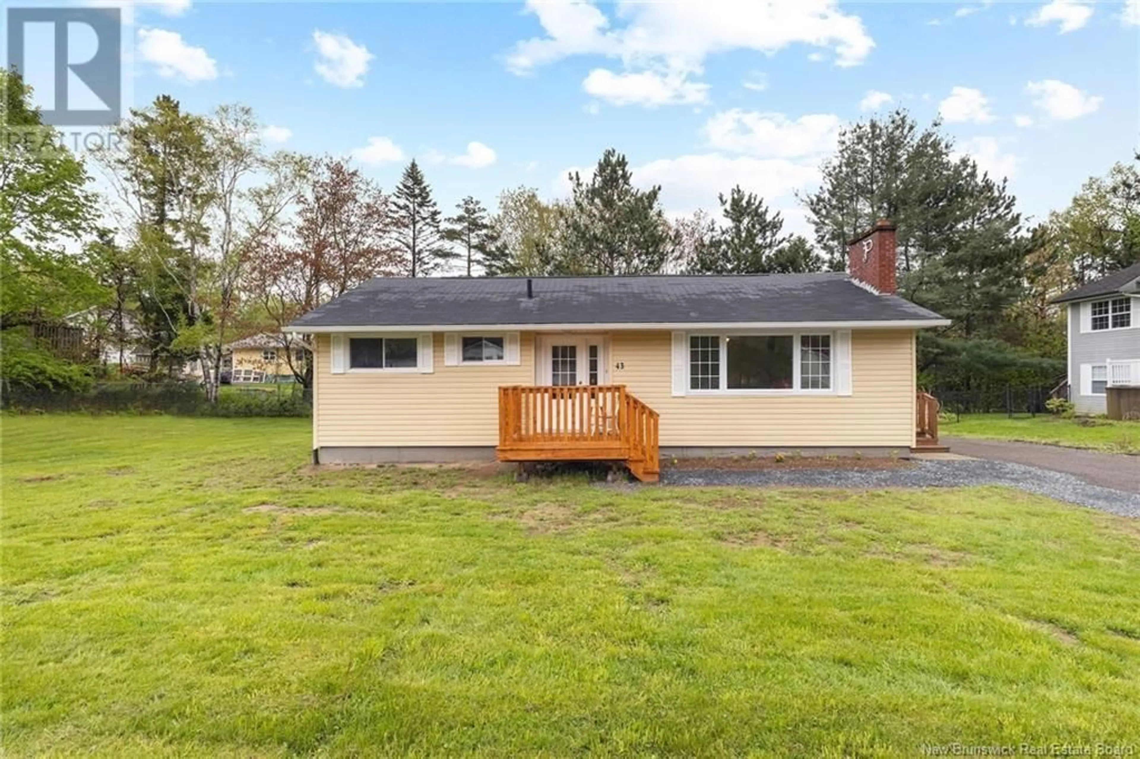 Home with vinyl exterior material, unknown for 43 FLORAL AVENUE, Fredericton New Brunswick E3A1K8