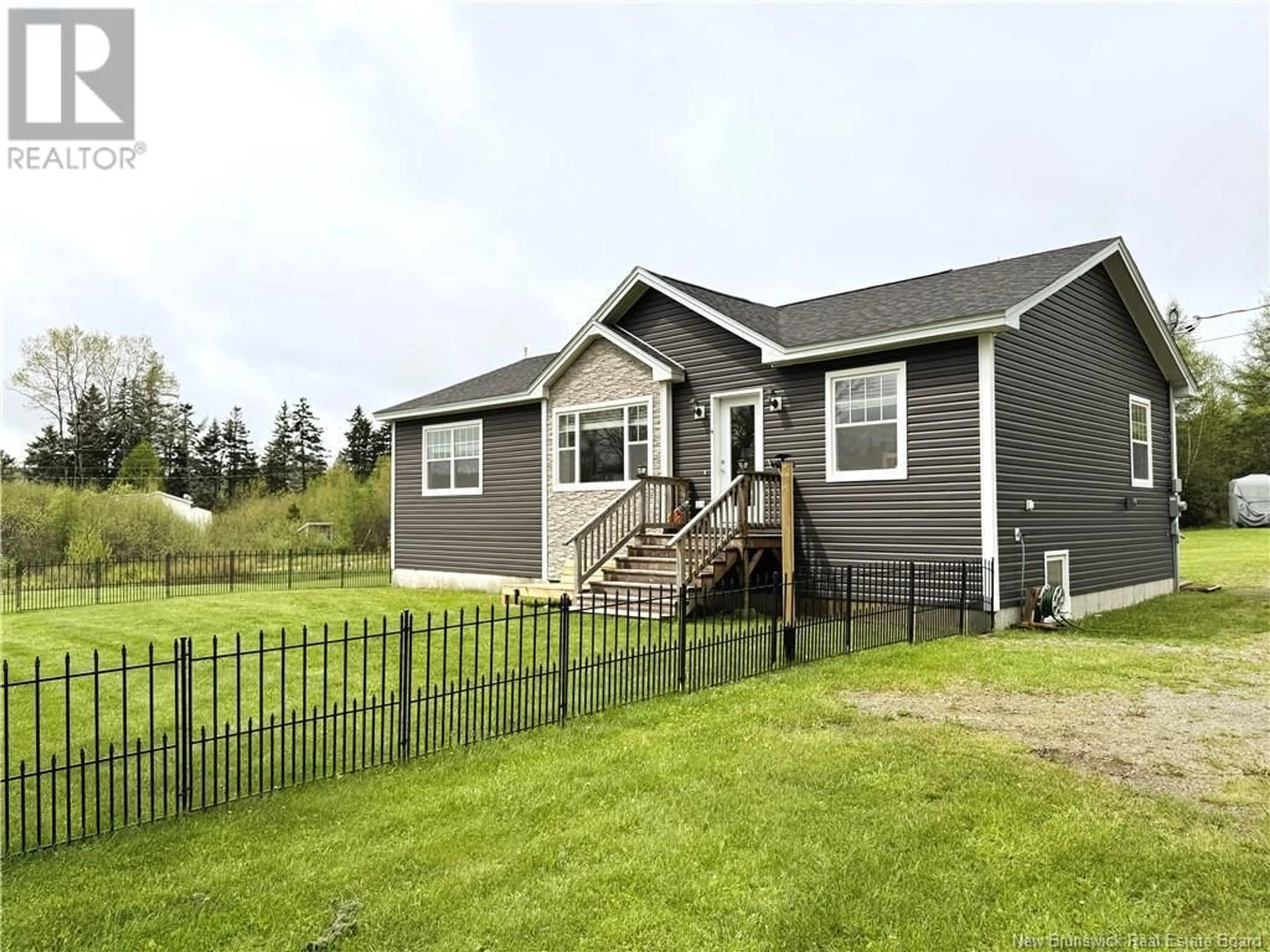 Home with vinyl exterior material, unknown for 161 MEALEY ROAD, Pennfield New Brunswick E5H1T4