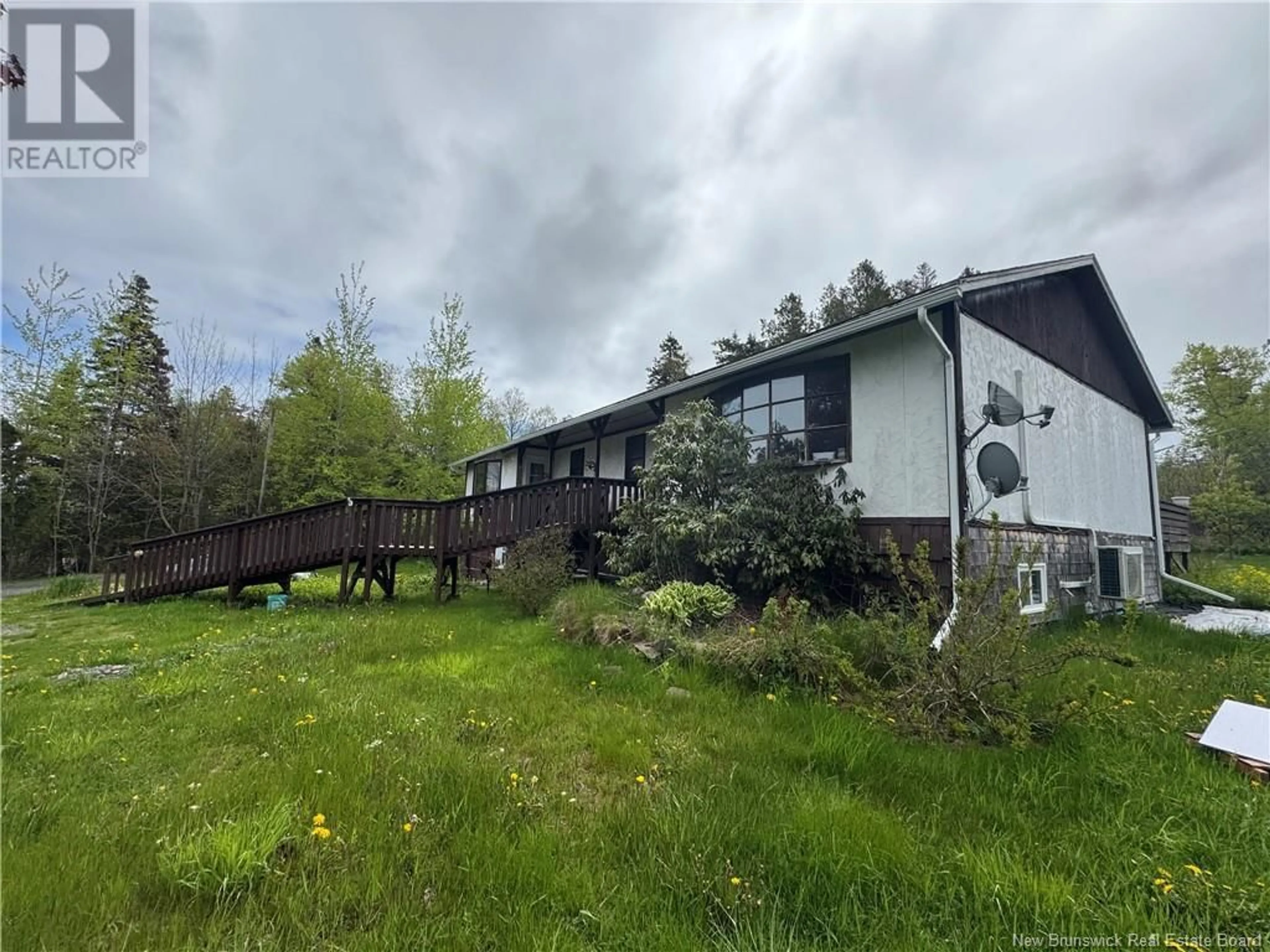 A pic from outside/outdoor area/front of a property/back of a property/a pic from drone, unknown for 29 SMITHS LANE, Grand Manan Island New Brunswick E5G4B1