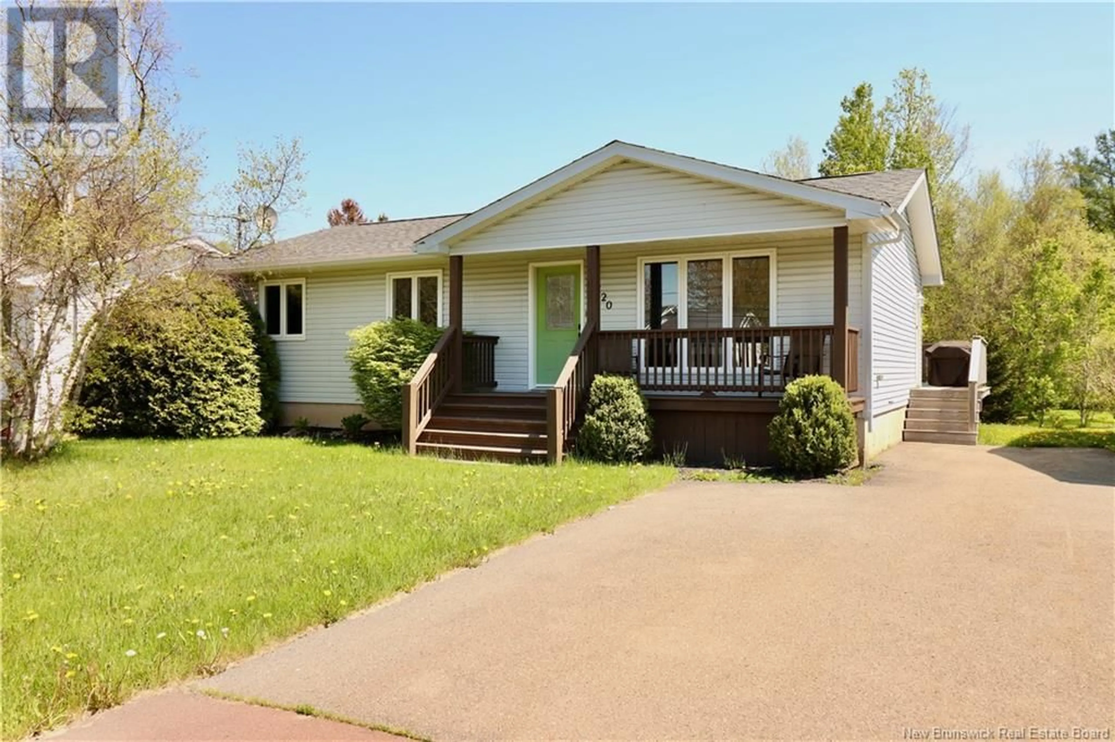 Home with vinyl exterior material, street for 120 TIPPERARY, Shediac New Brunswick E4P2V9