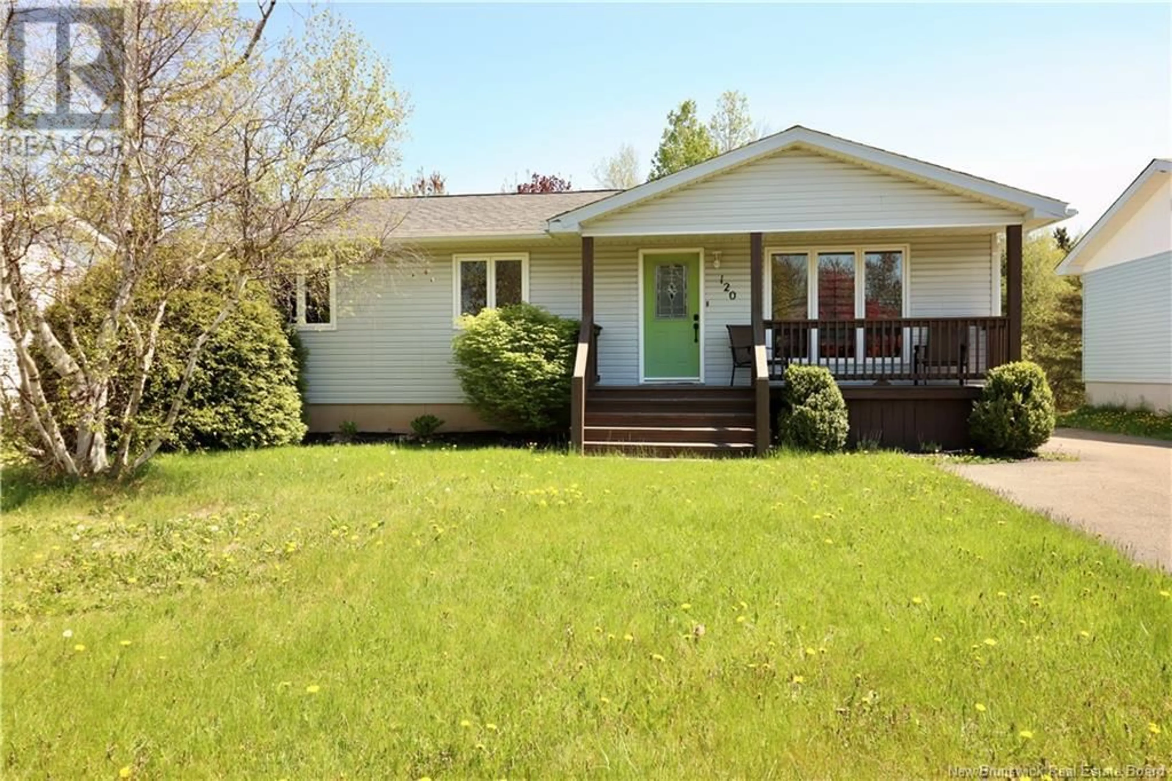 Home with vinyl exterior material, street for 120 TIPPERARY, Shediac New Brunswick E4P2V9