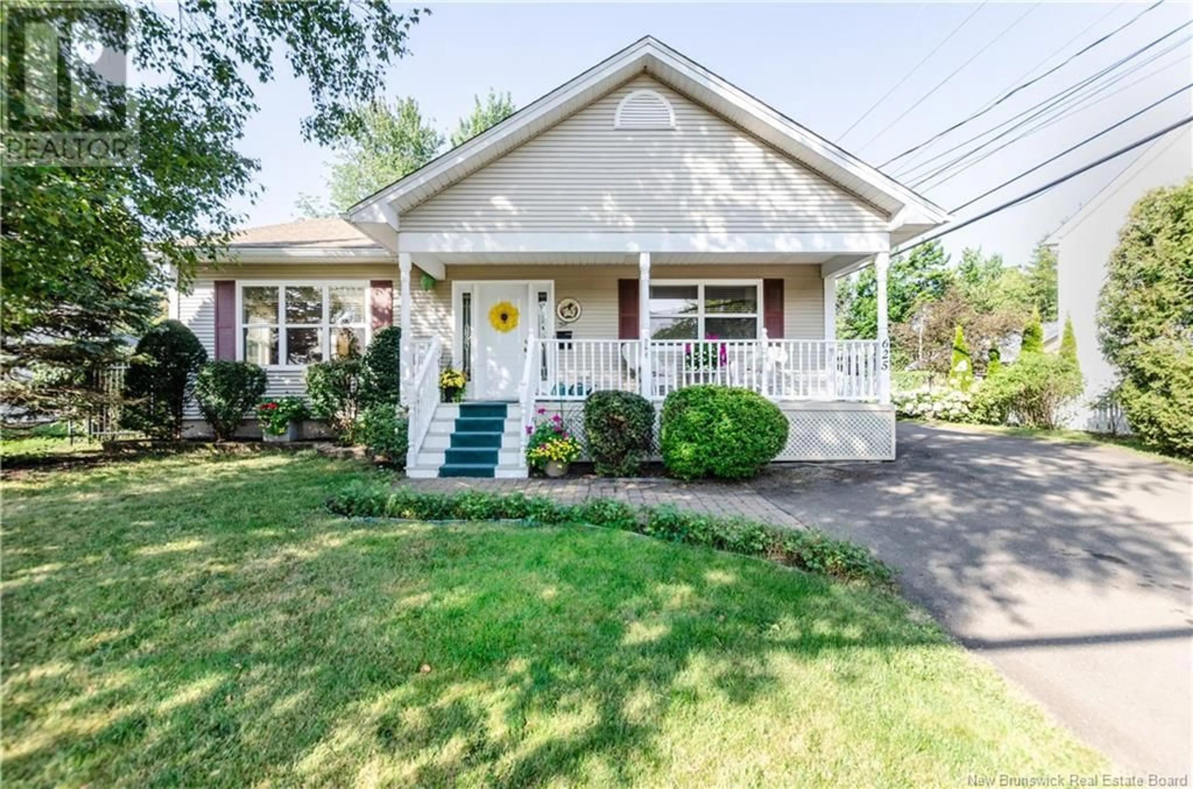 Home with vinyl exterior material, street for 625 BLYTHWOOD AVENUE, Riverview New Brunswick E1B2H3