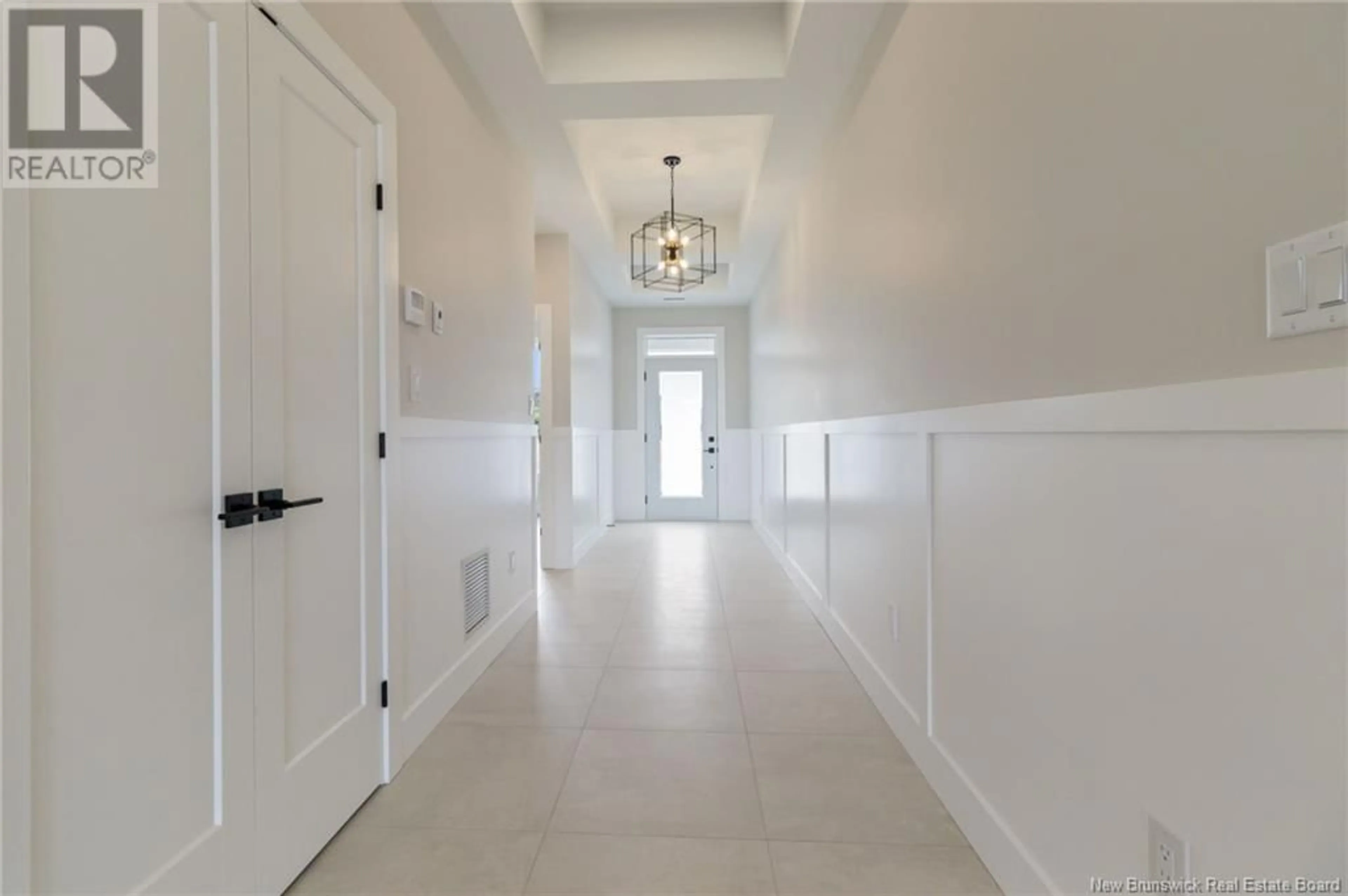 Indoor foyer for 115 - 724 ROUTE 133, Shediac New Brunswick E4P5A3