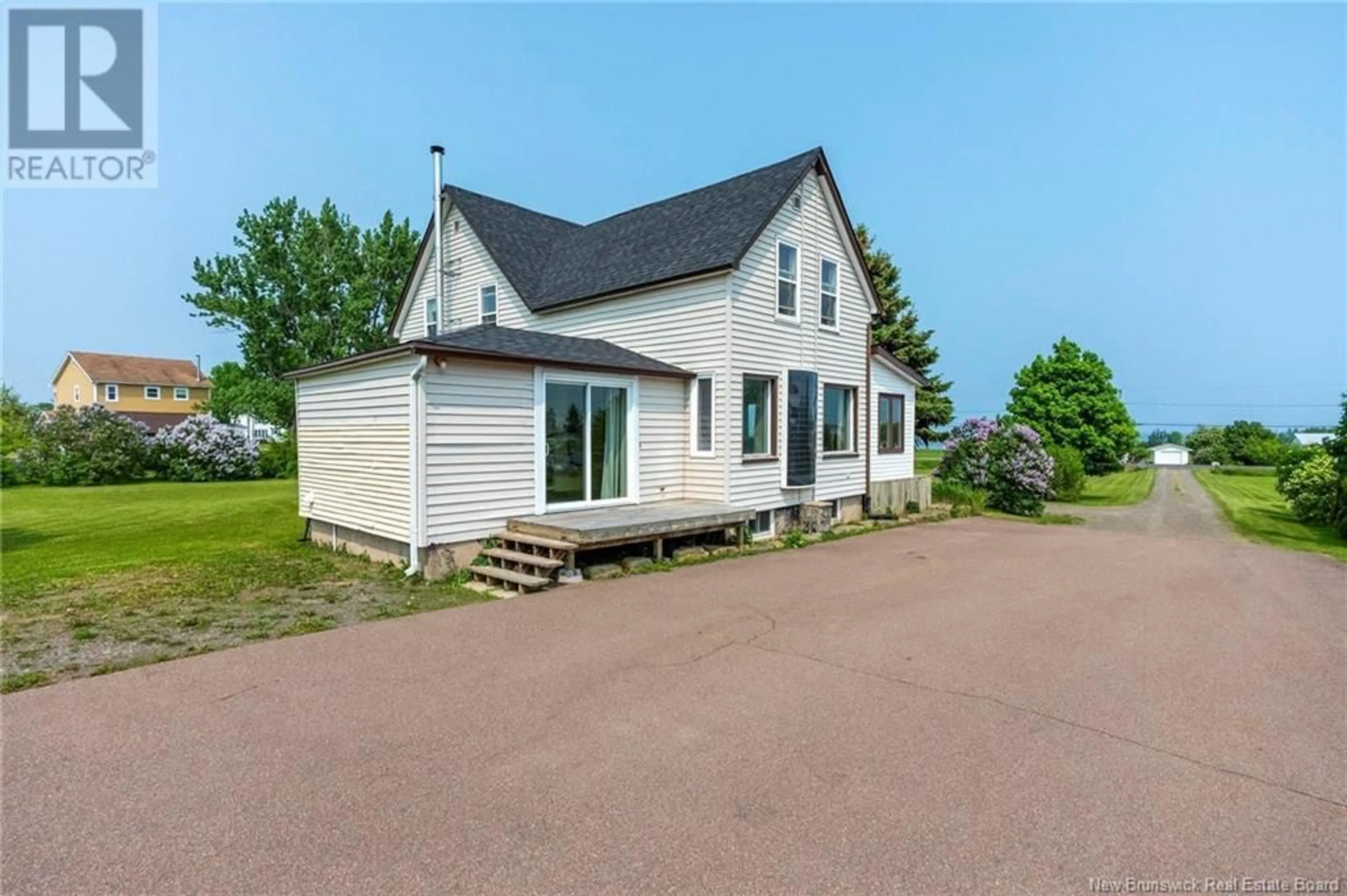 A pic from outside/outdoor area/front of a property/back of a property/a pic from drone, building for 3299 ROUTE 535, Cocagne New Brunswick E4R3E4