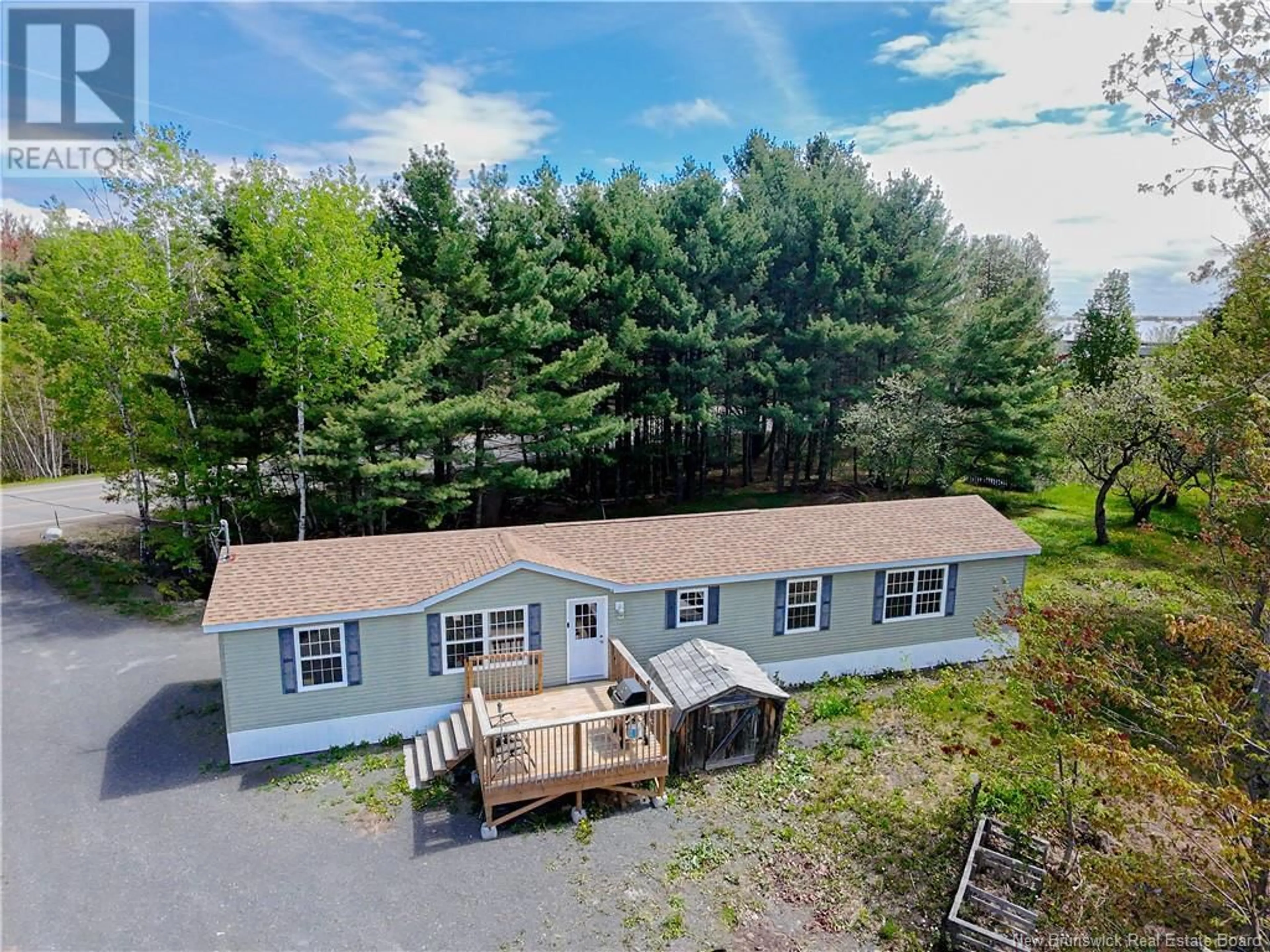 A pic from outside/outdoor area/front of a property/back of a property/a pic from drone, unknown for 520 ROUTE 102, Burton New Brunswick E2V3K2