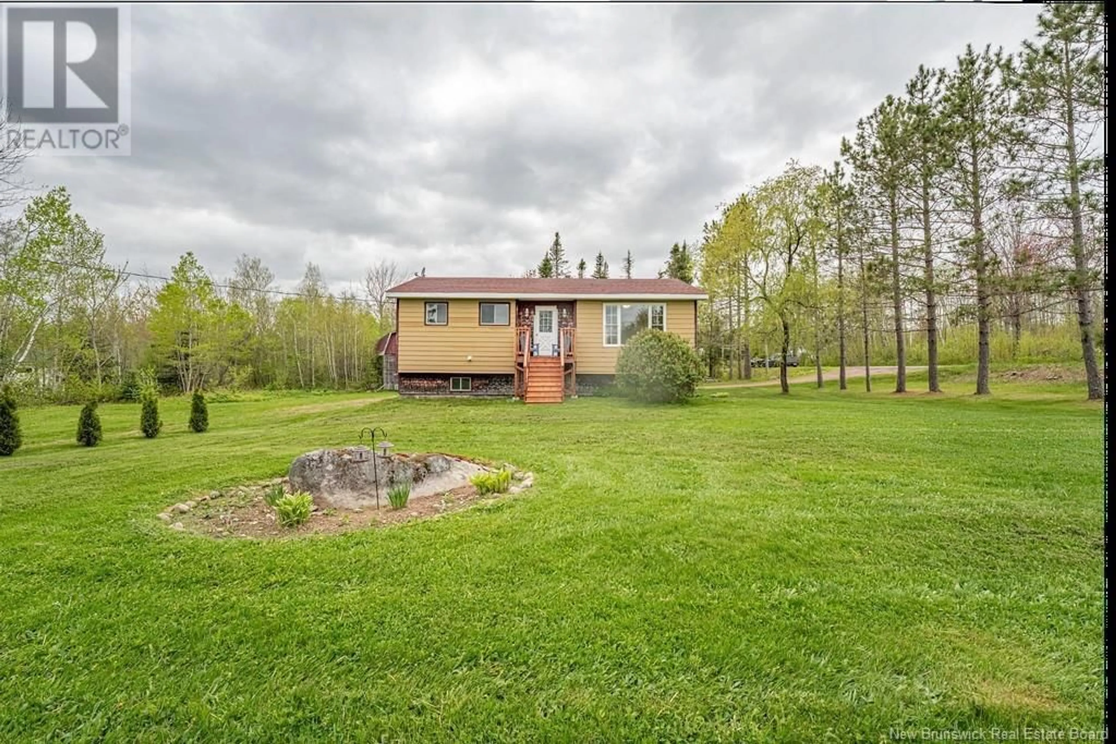 A pic from outside/outdoor area/front of a property/back of a property/a pic from drone, water/lake/river/ocean view for 2790 ROUTE 3, Harvey New Brunswick E6K1T4