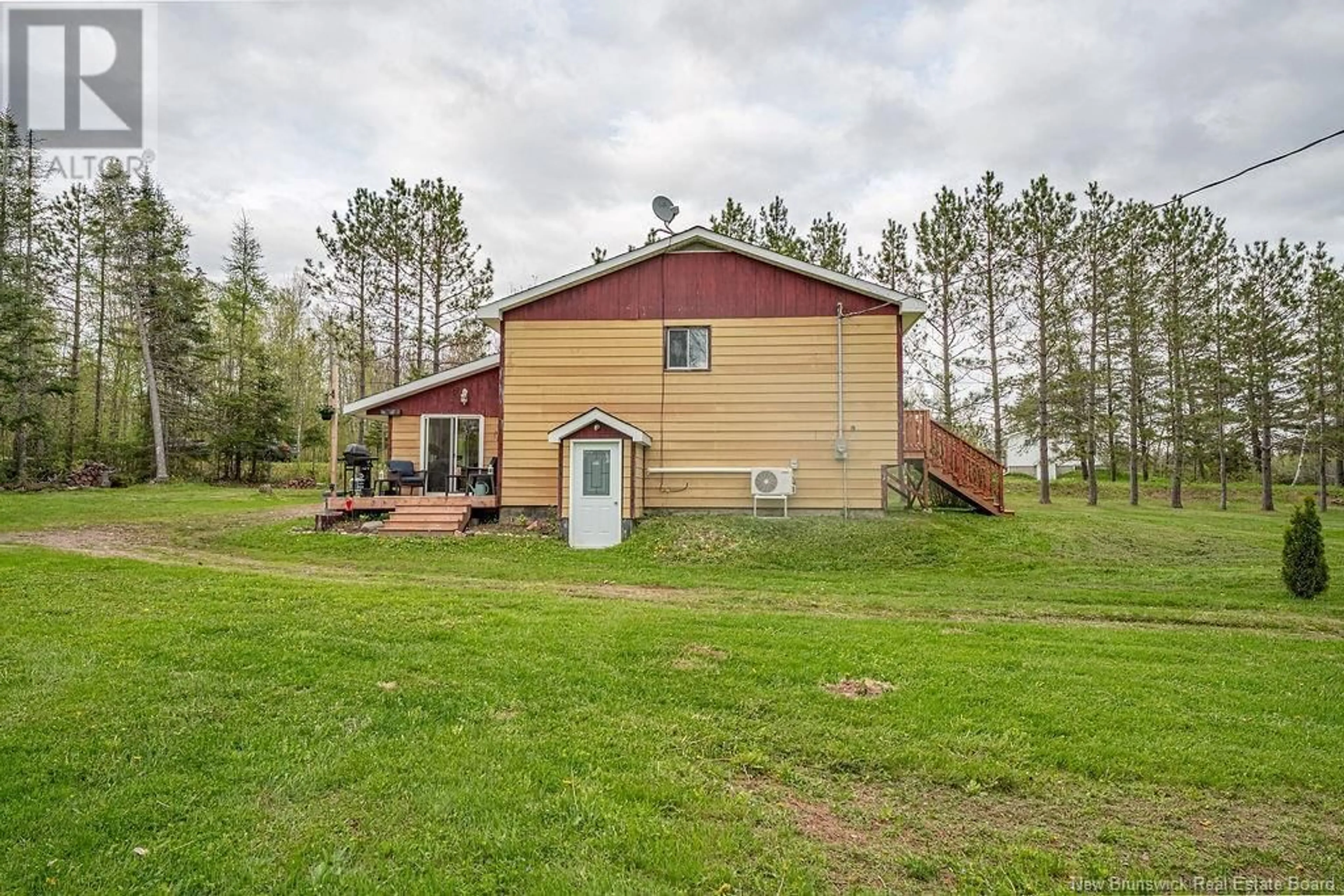 A pic from outside/outdoor area/front of a property/back of a property/a pic from drone, building for 2790 ROUTE 3, Harvey New Brunswick E6K1T4
