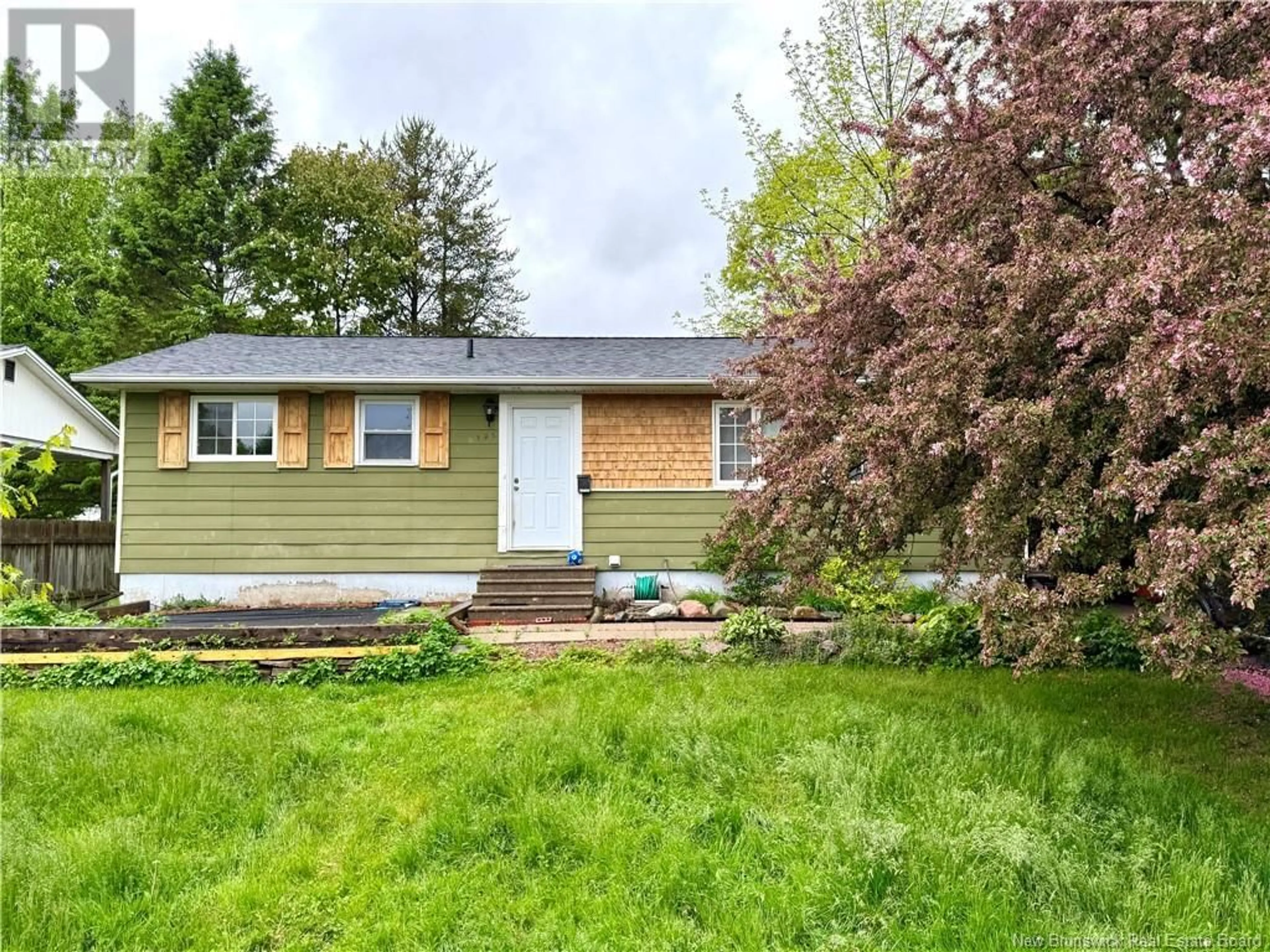 Home with vinyl exterior material, street for 127 MELVIN STREET, Fredericton New Brunswick E3A2M9