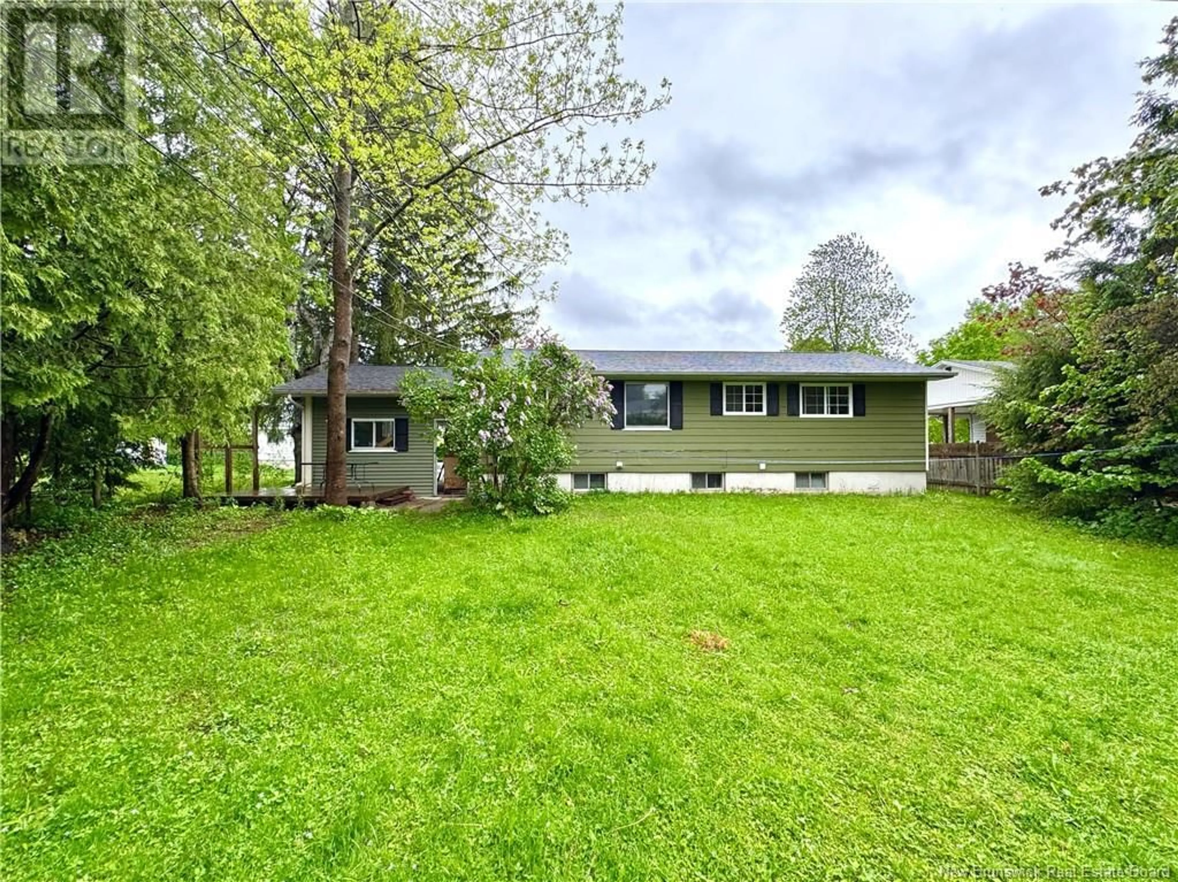 A pic from outside/outdoor area/front of a property/back of a property/a pic from drone, unknown for 127 MELVIN STREET, Fredericton New Brunswick E3A2M9