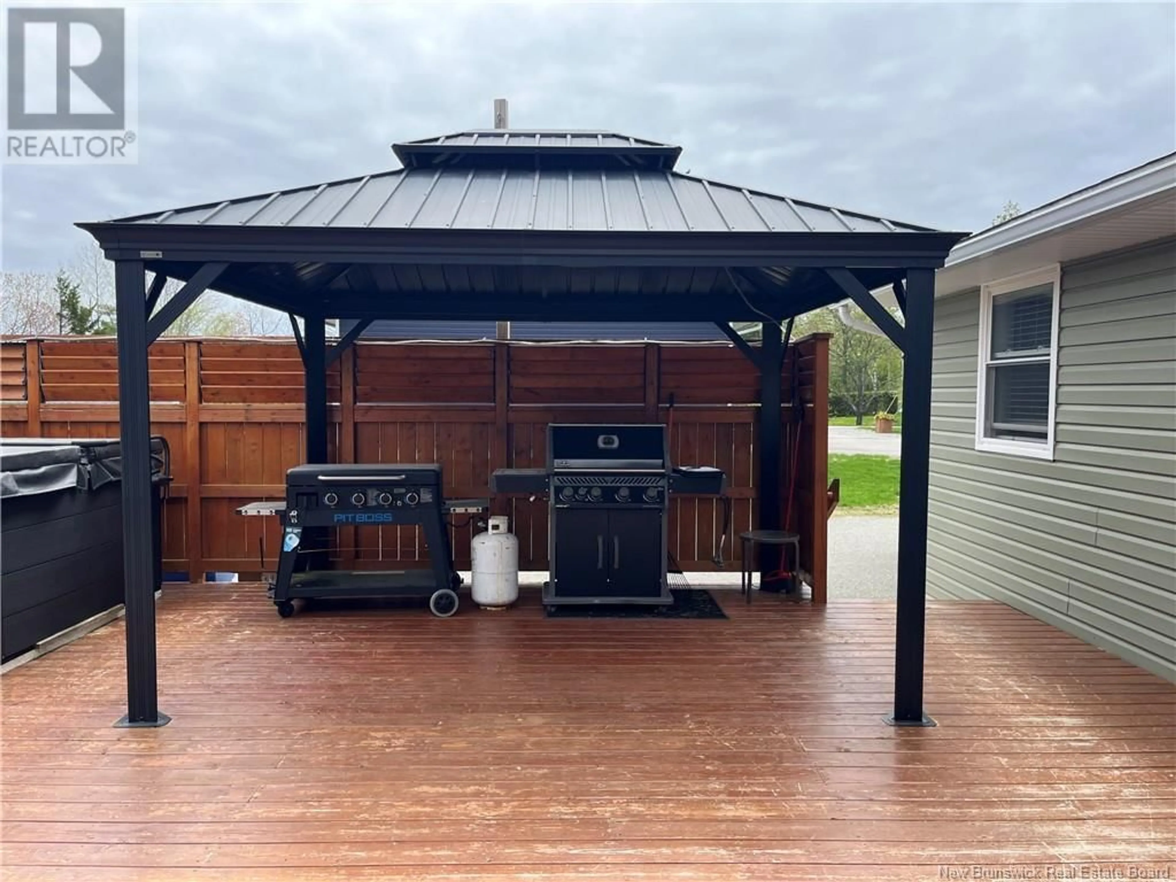 Patio, unknown for 2370 WESTFIELD RD, Saint John New Brunswick E2M6J3