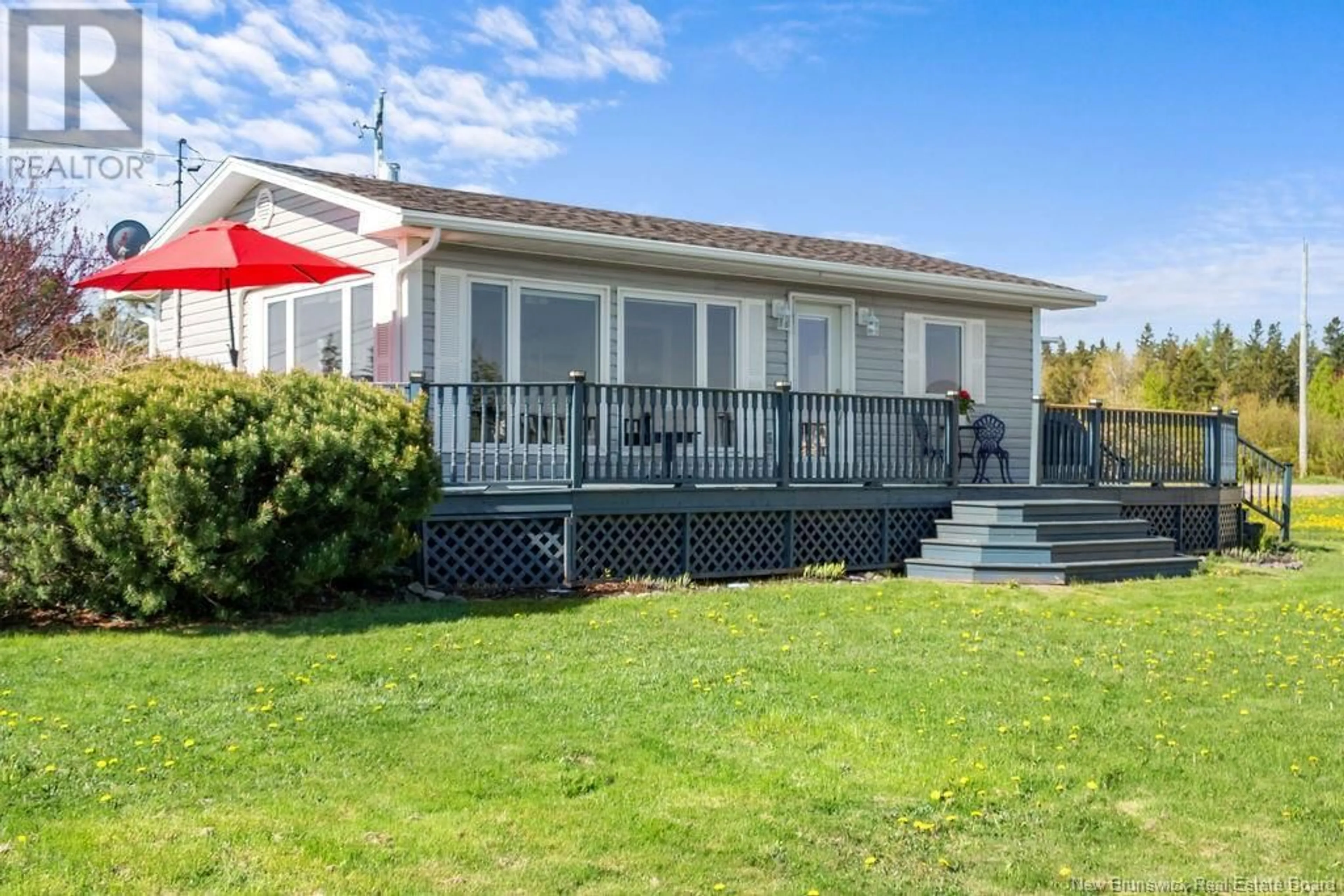 Home with vinyl exterior material, water/lake/river/ocean view for 19 EDGAR LANE, Grande-Digue New Brunswick E4R4J2