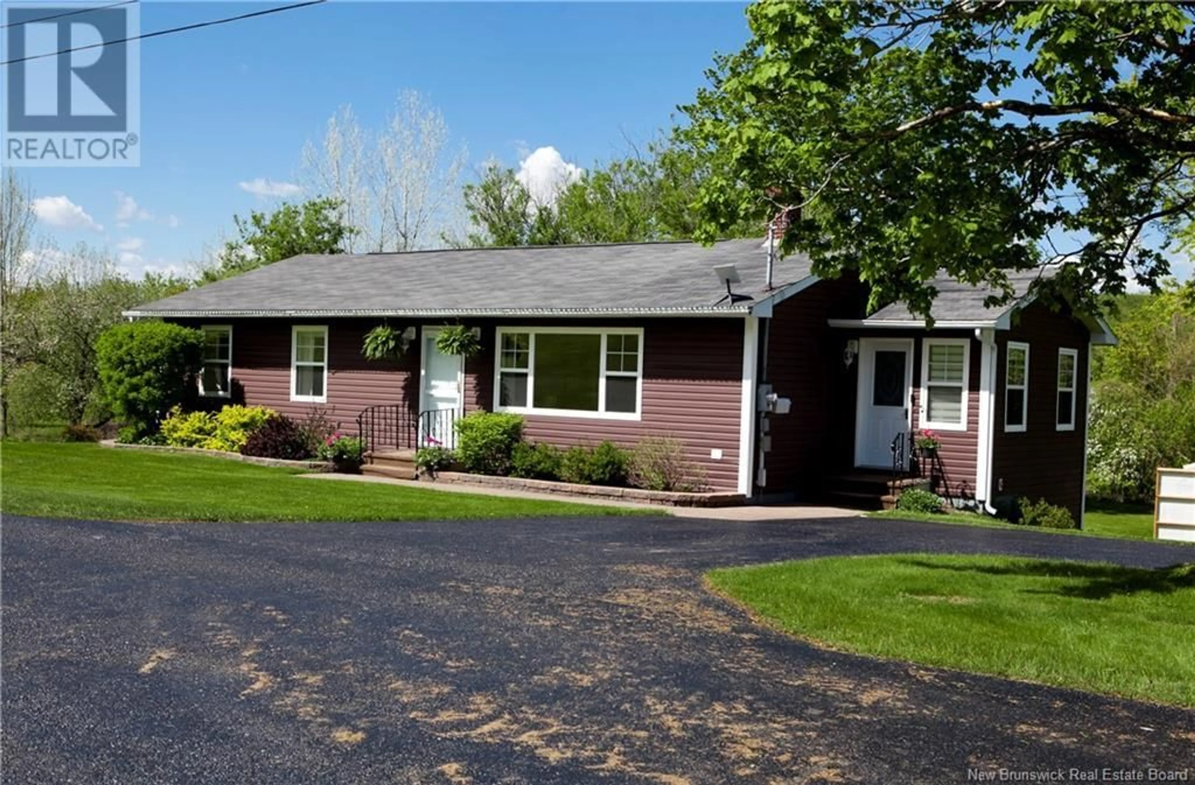 Home with vinyl exterior material, street for 427 165 ROUTE ROUTE, Riceville New Brunswick E7N2Z3