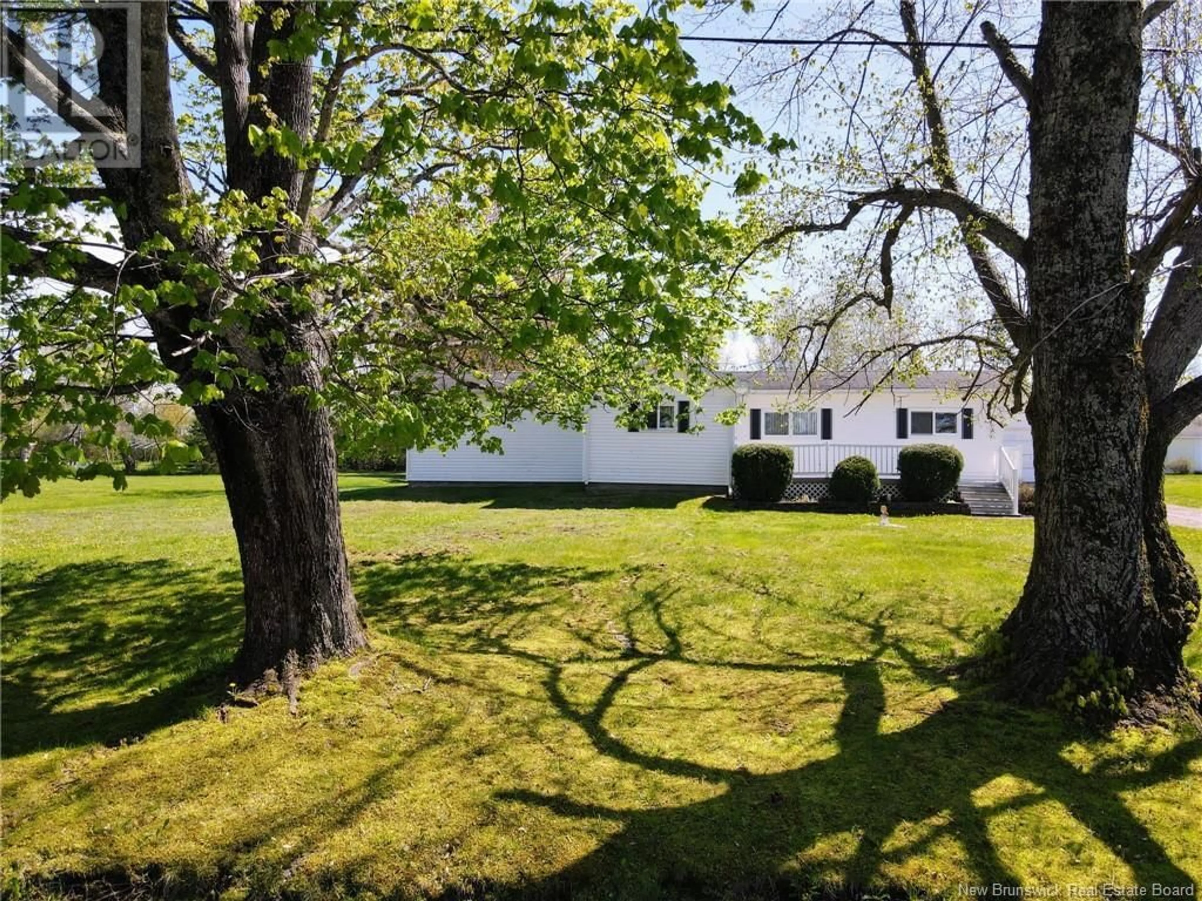 A pic from outside/outdoor area/front of a property/back of a property/a pic from drone, unknown for 21 RENEE MELANSON ROAD, Shediac New Brunswick E4P3S4