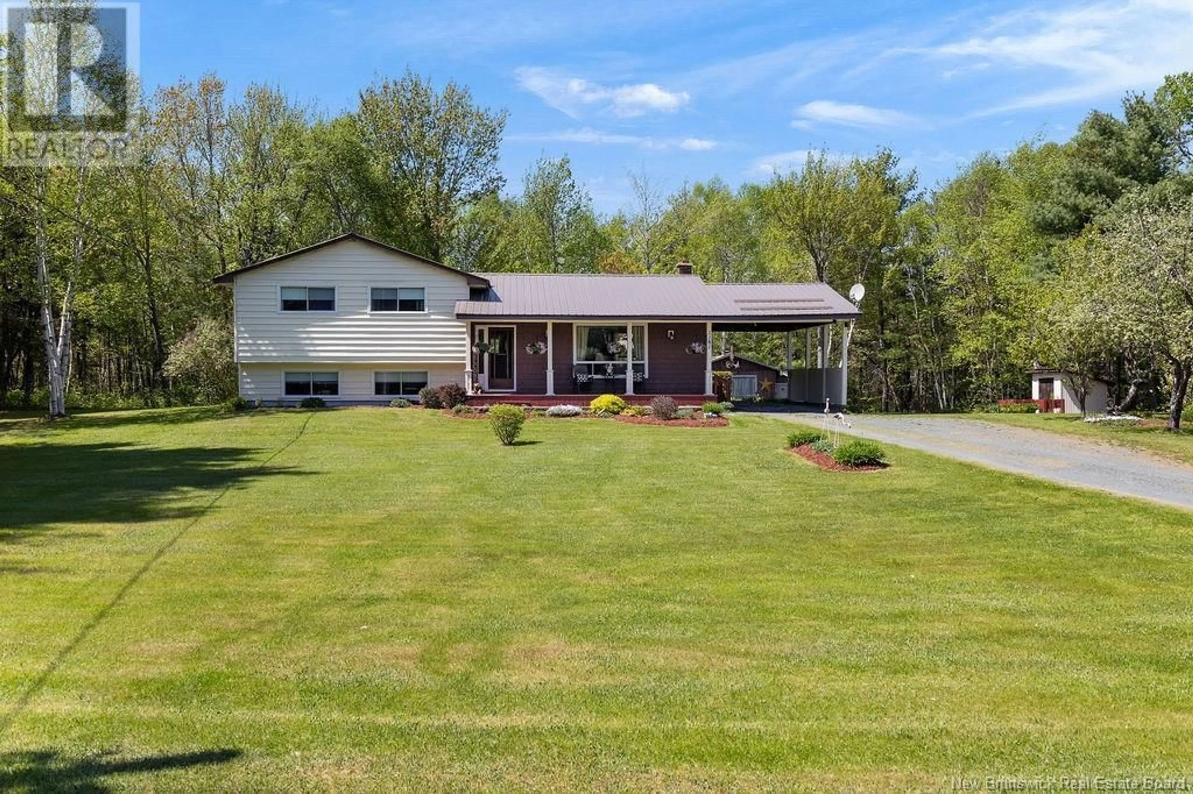 A pic from outside/outdoor area/front of a property/back of a property/a pic from drone, unknown for 1181 WELLINGTON STREET, Miramichi New Brunswick E1N4N7