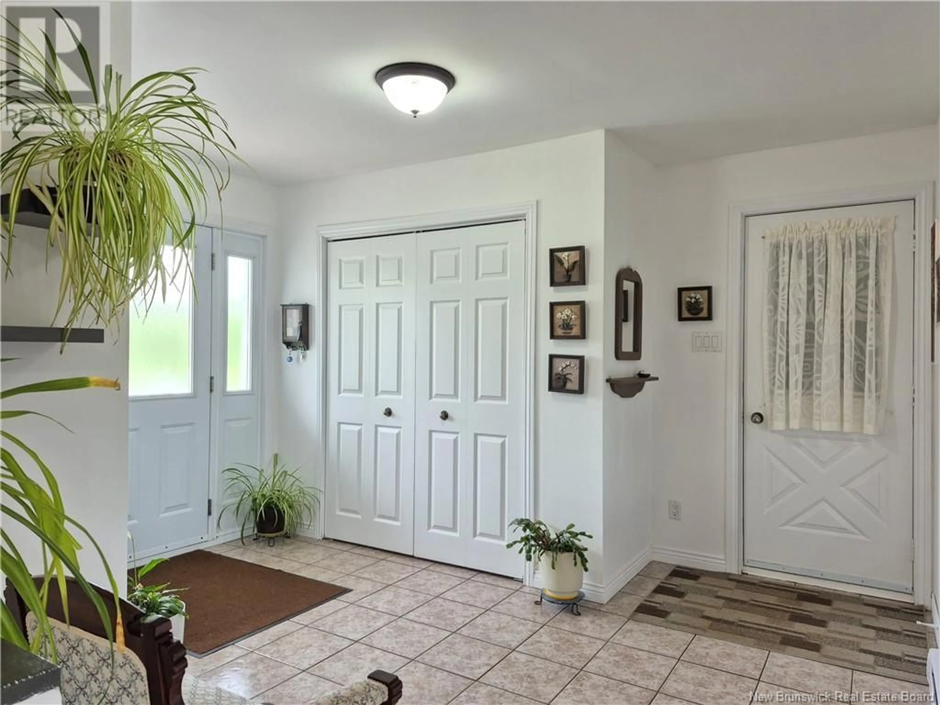 Indoor entryway for 1527 CH CORMIER, Robertville New Brunswick E8K2V2