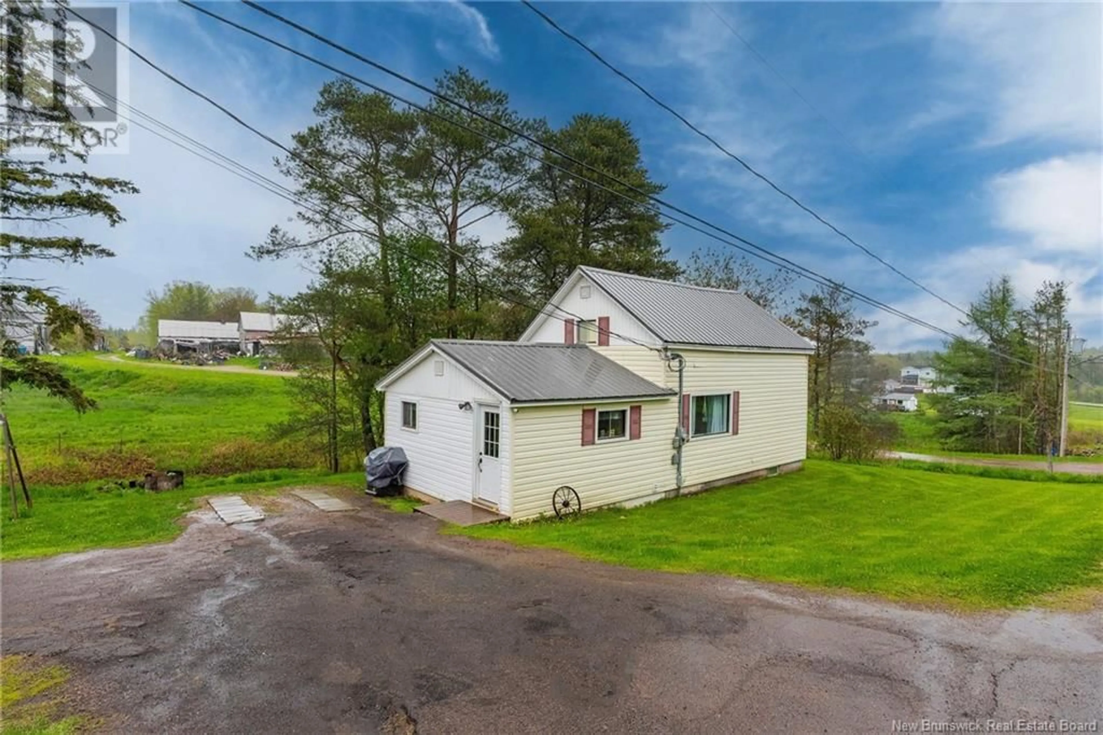 A pic from outside/outdoor area/front of a property/back of a property/a pic from drone, unknown for 19 RESERVOIR ROAD, Sackville New Brunswick E4L3J6