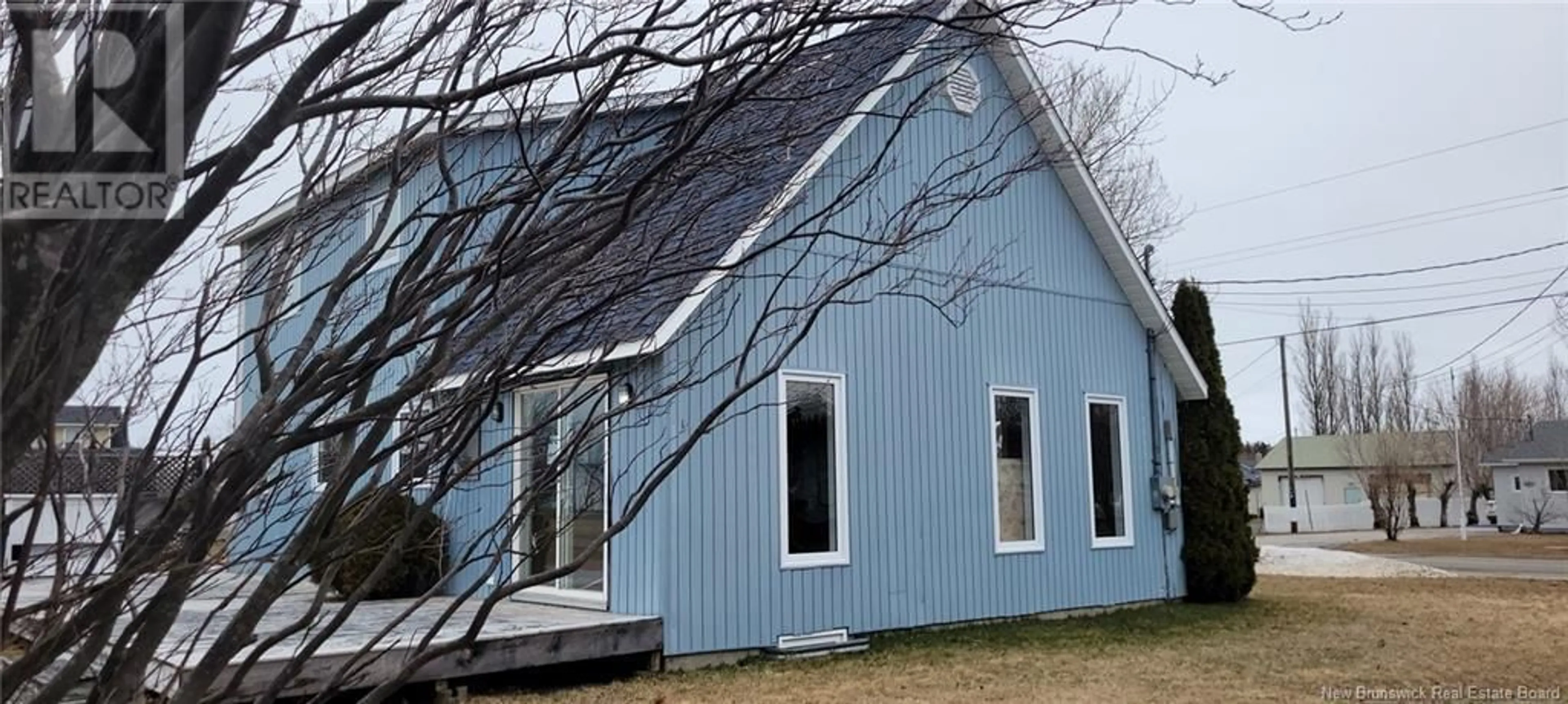 Home with vinyl exterior material, building for 3000 PAULIN STREET, Bas-Caraquet New Brunswick E1W6B6