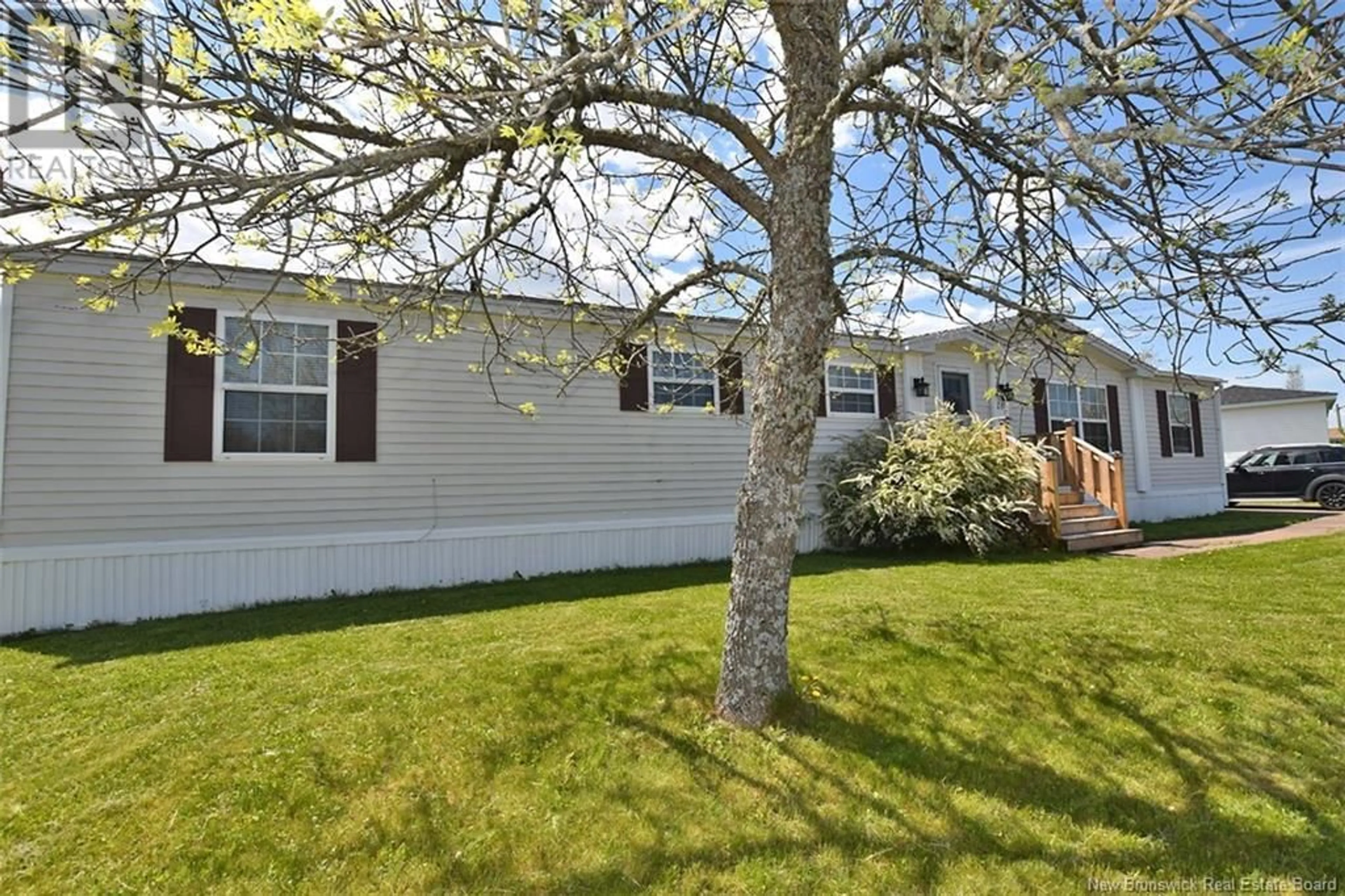 Home with vinyl exterior material, unknown for 16 SCOTCH PINE ROAD, Moncton New Brunswick E1H3C5