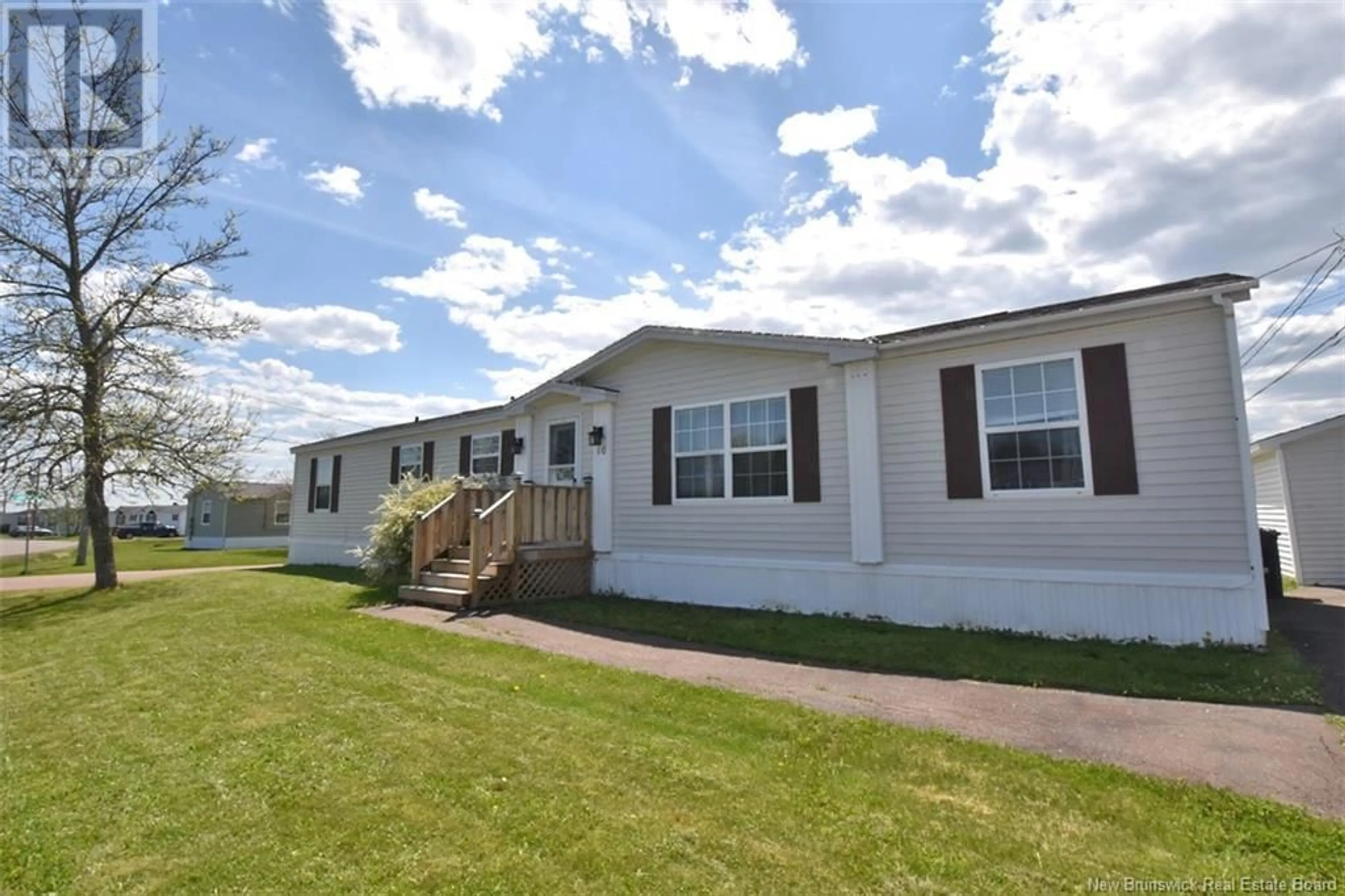 Home with vinyl exterior material, unknown for 16 SCOTCH PINE ROAD, Moncton New Brunswick E1H3C5