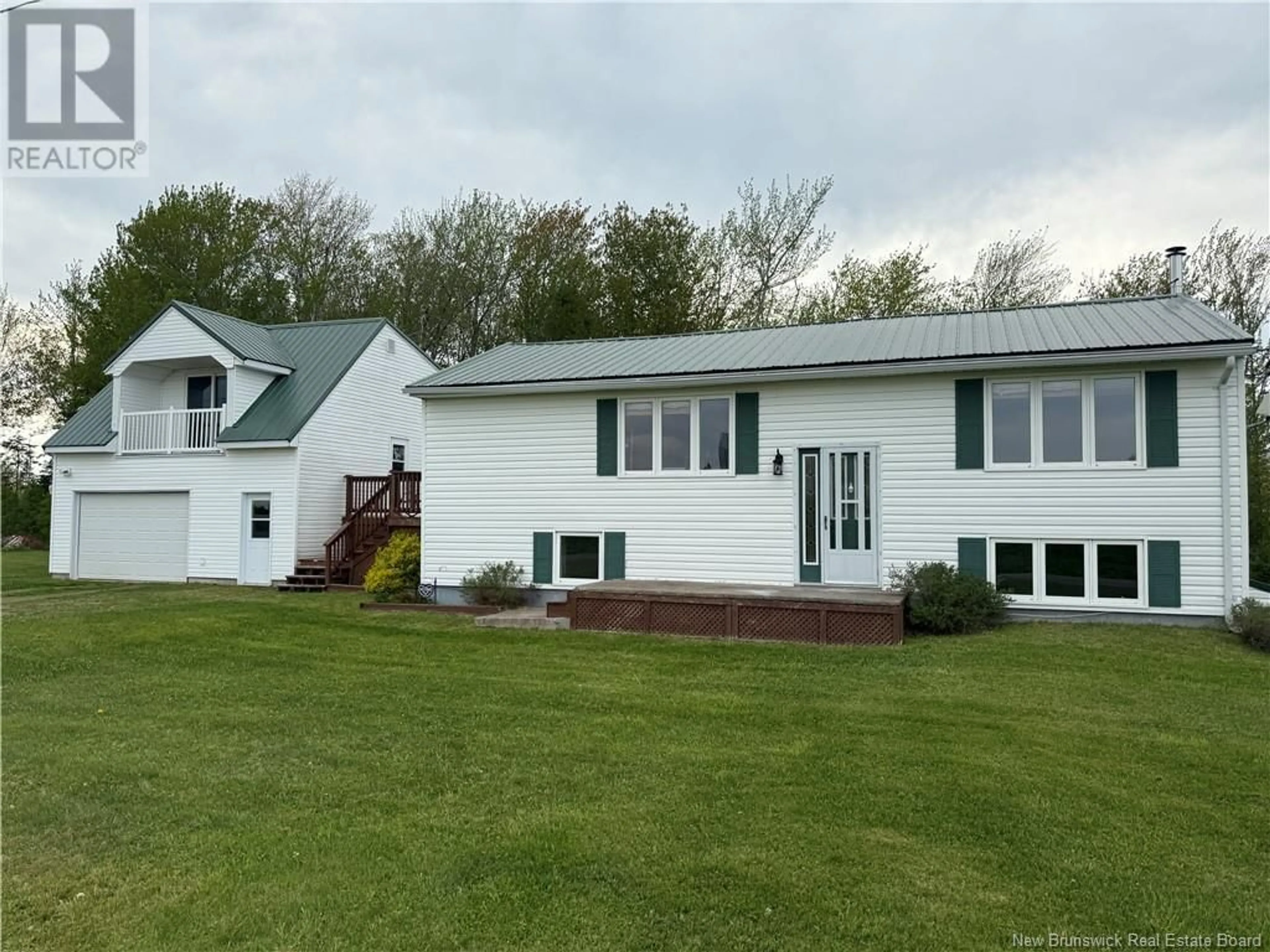 Home with vinyl exterior material, water/lake/river/ocean view for 12 CHEMIN HAUT ST ANTOINE CHEMIN, Sainte-Marie-De-Kent New Brunswick E4S1V7