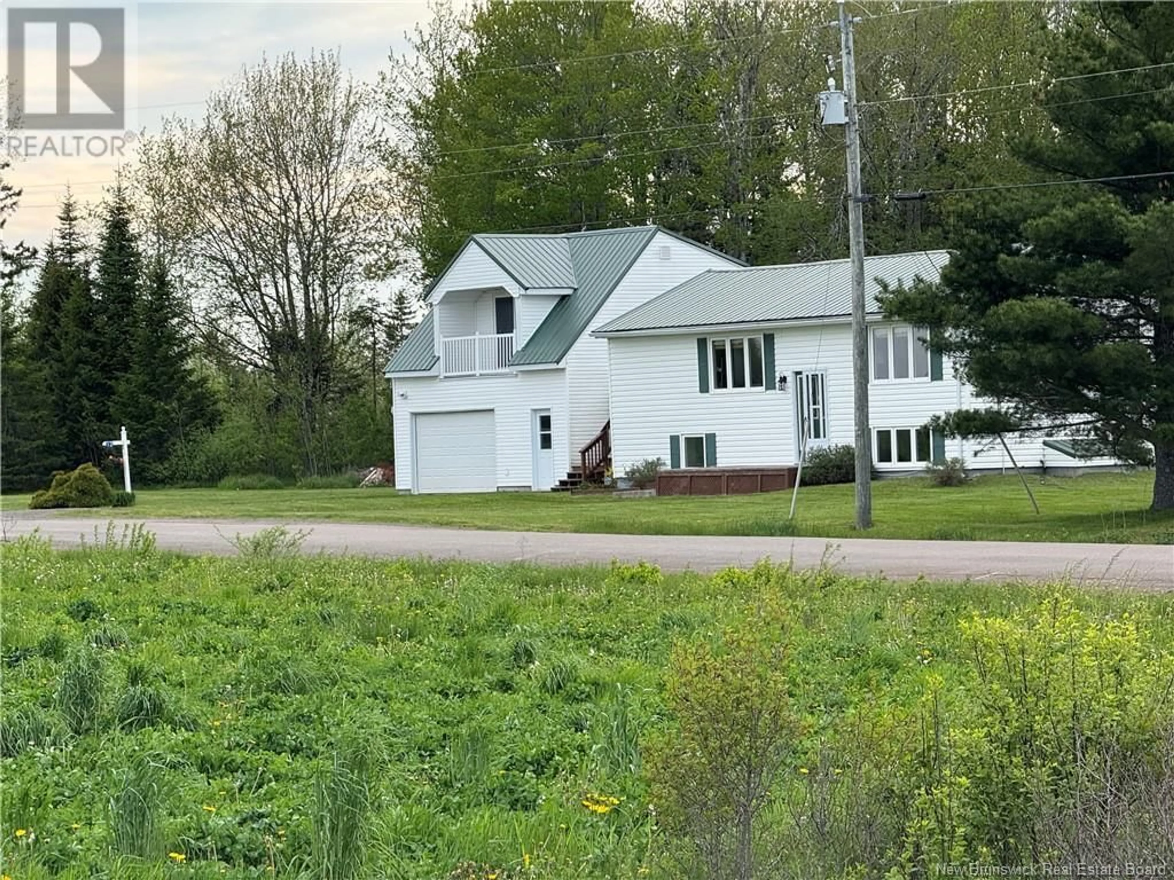 A pic from outside/outdoor area/front of a property/back of a property/a pic from drone, street for 12 CHEMIN HAUT ST ANTOINE CHEMIN, Sainte-Marie-De-Kent New Brunswick E4S1V7
