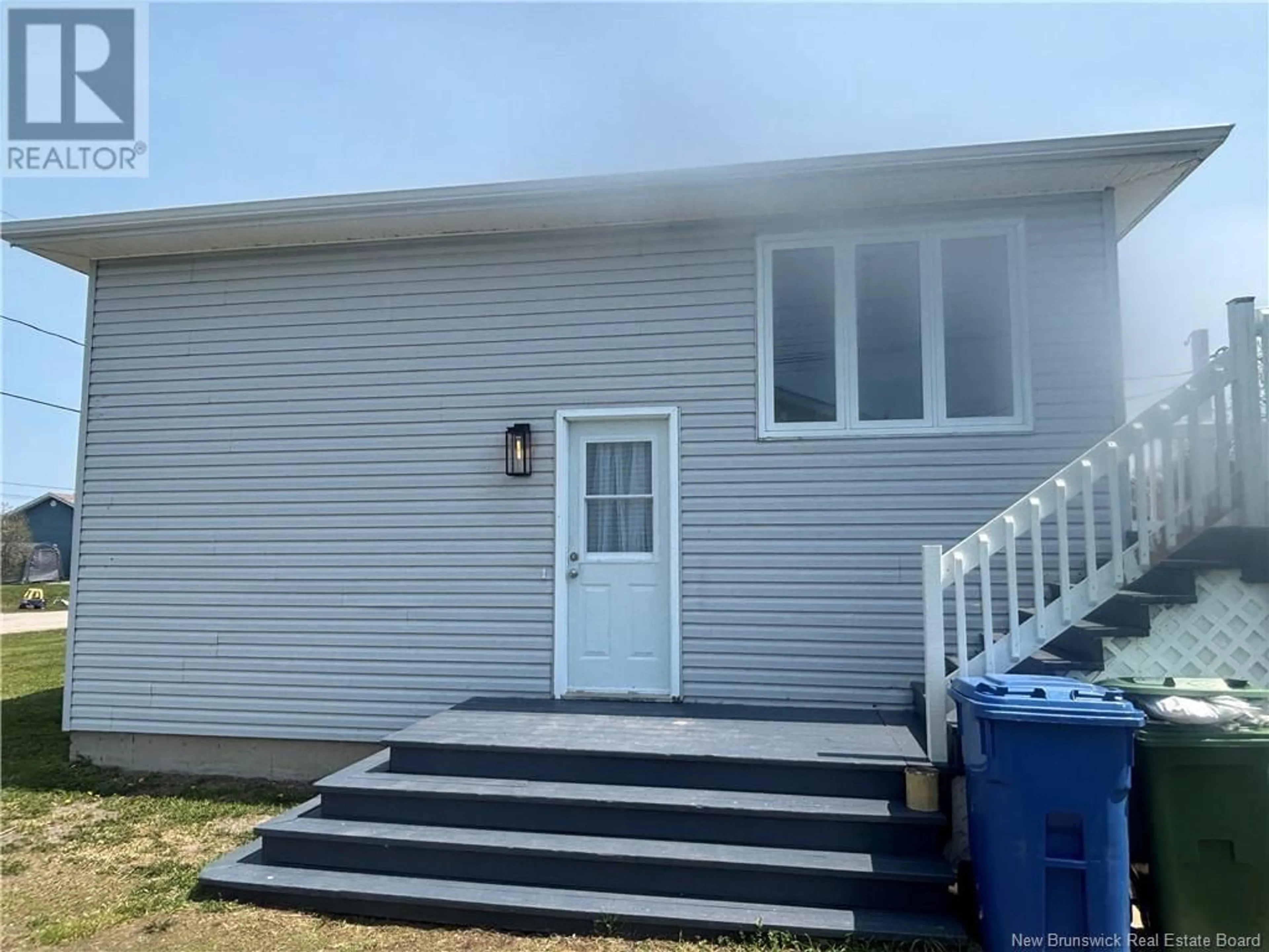 Home with vinyl exterior material, building for 61 RUE JEROME COMEAU RUE, Petit-Rocher New Brunswick E8J1K4