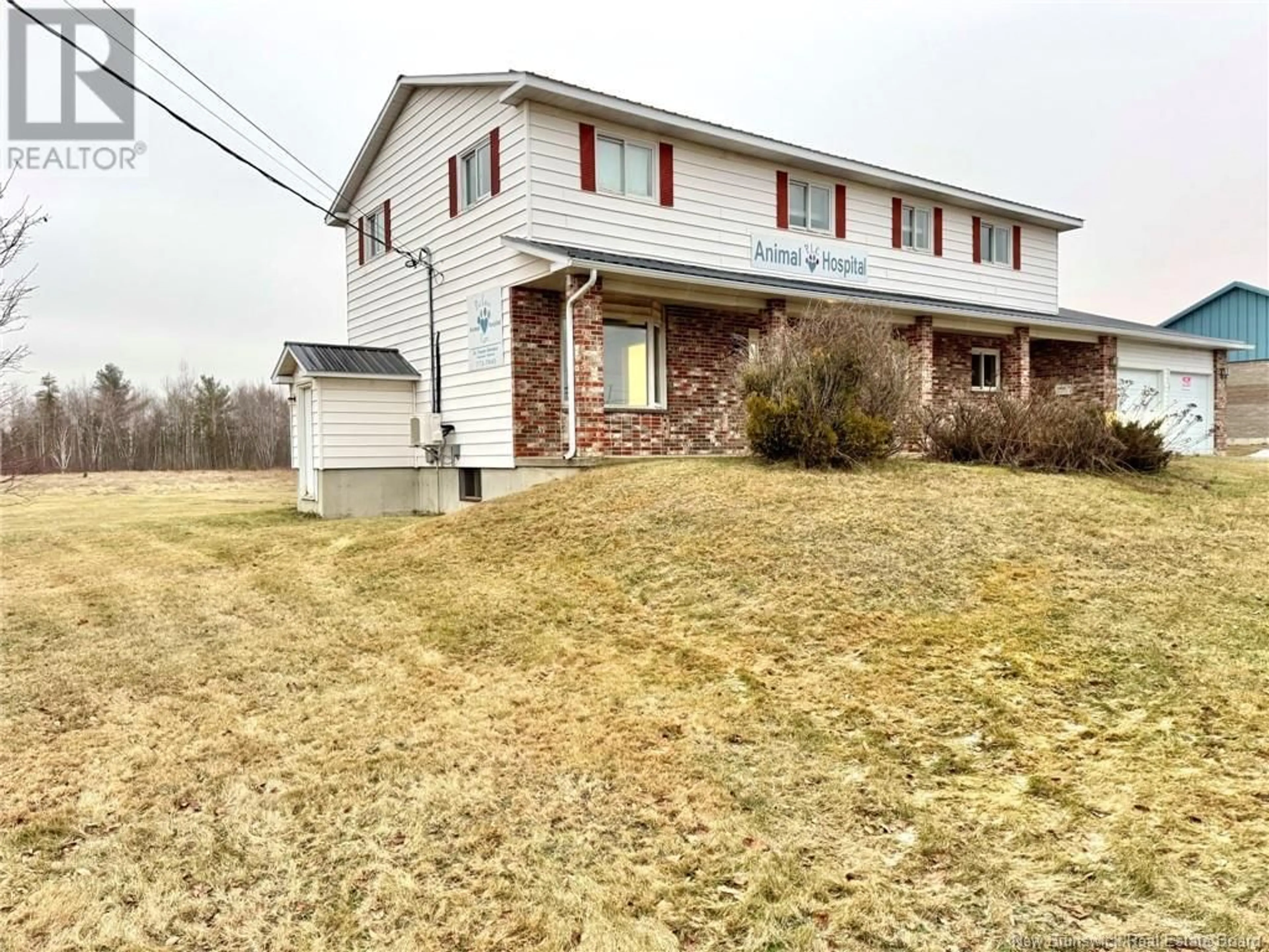A pic from outside/outdoor area/front of a property/back of a property/a pic from drone, street for 183 KING STREET, Miramichi New Brunswick E1N2P1