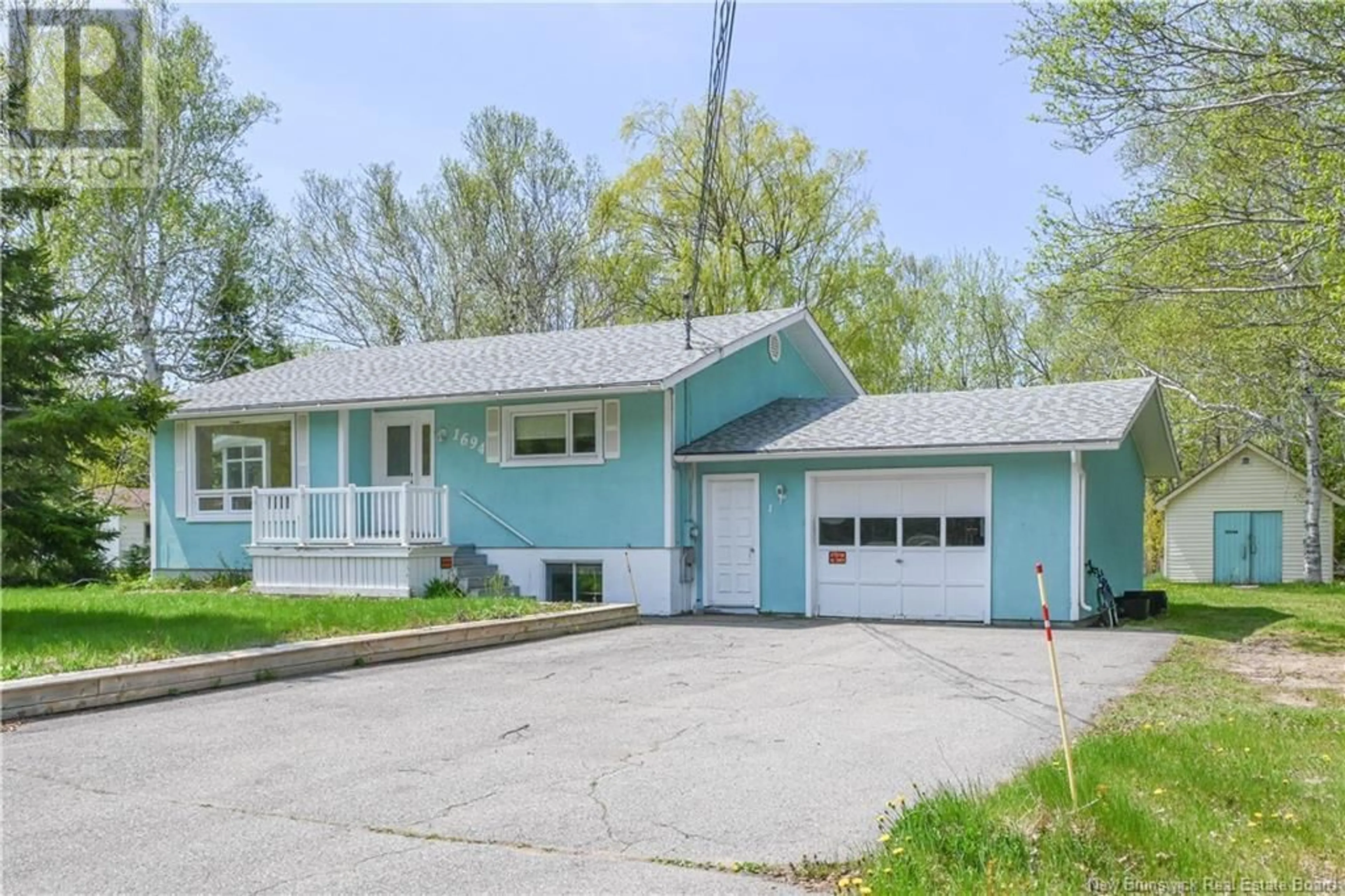 Home with vinyl exterior material, street for 1694 DEGRÂCE STREET, Maisonnette New Brunswick E8N2K1