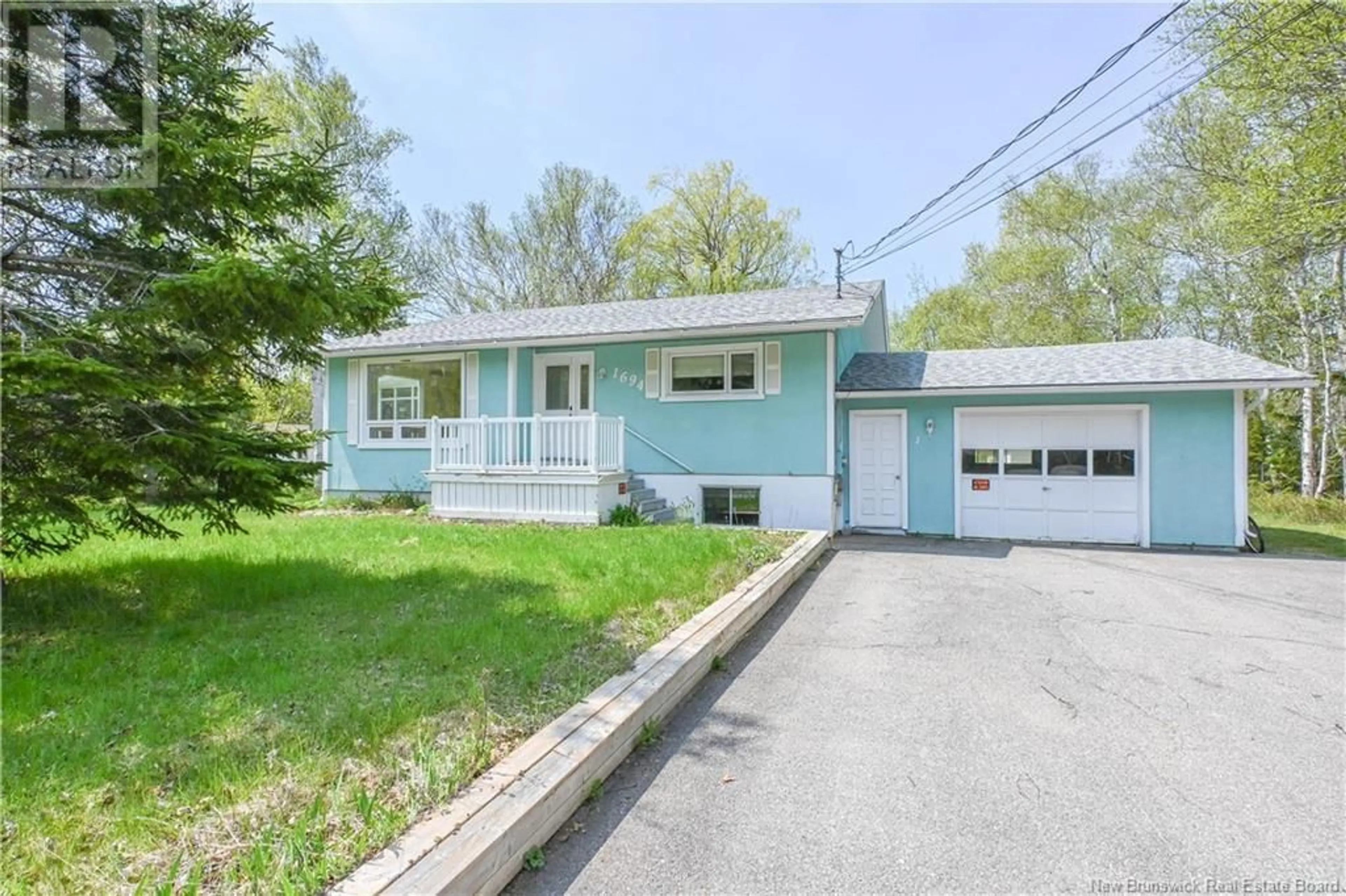 Home with vinyl exterior material, street for 1694 DEGRÂCE STREET, Maisonnette New Brunswick E8N2K1
