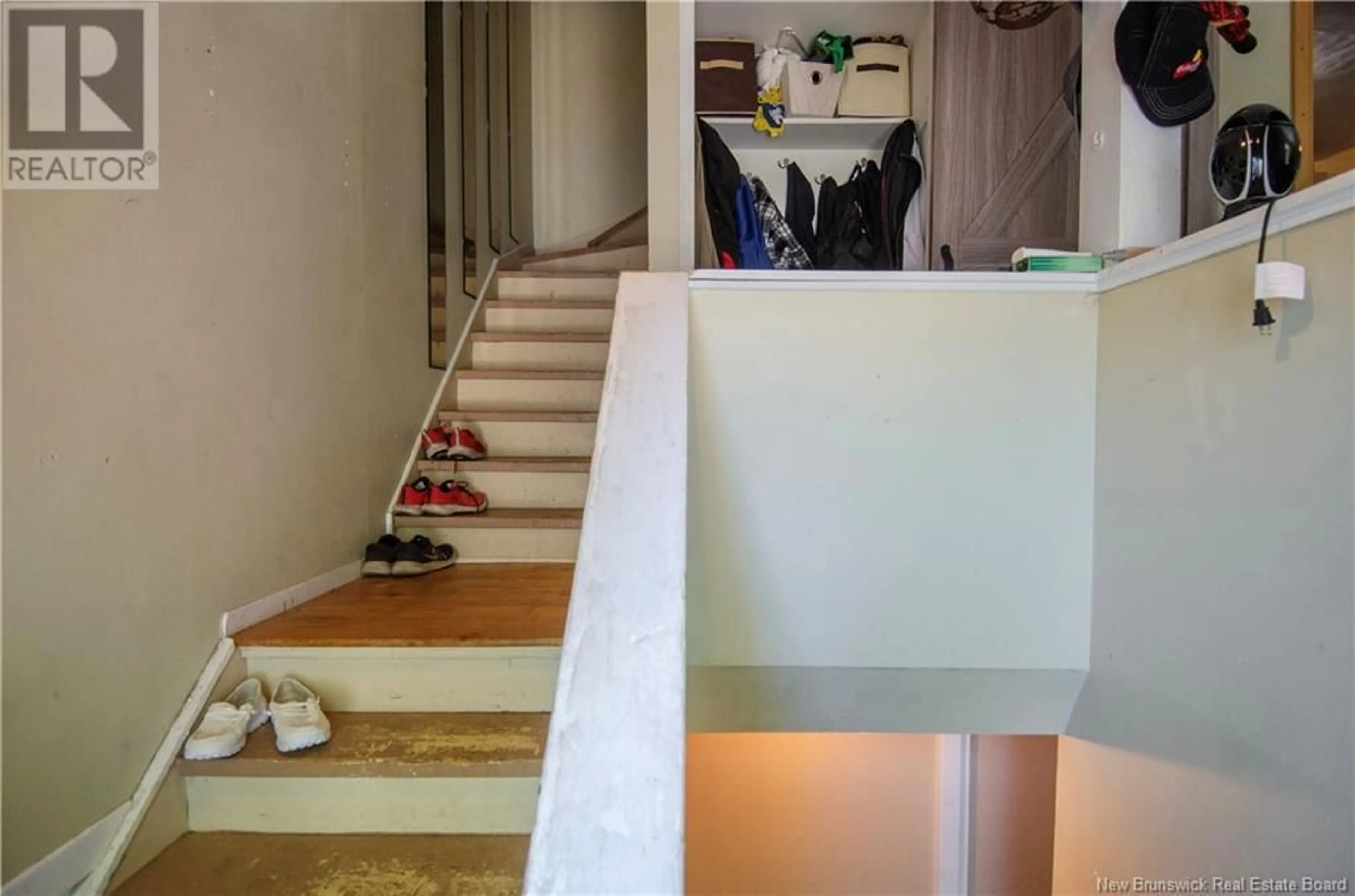 Indoor foyer for 316 TARTAN STREET, Saint John New Brunswick E2K2R7