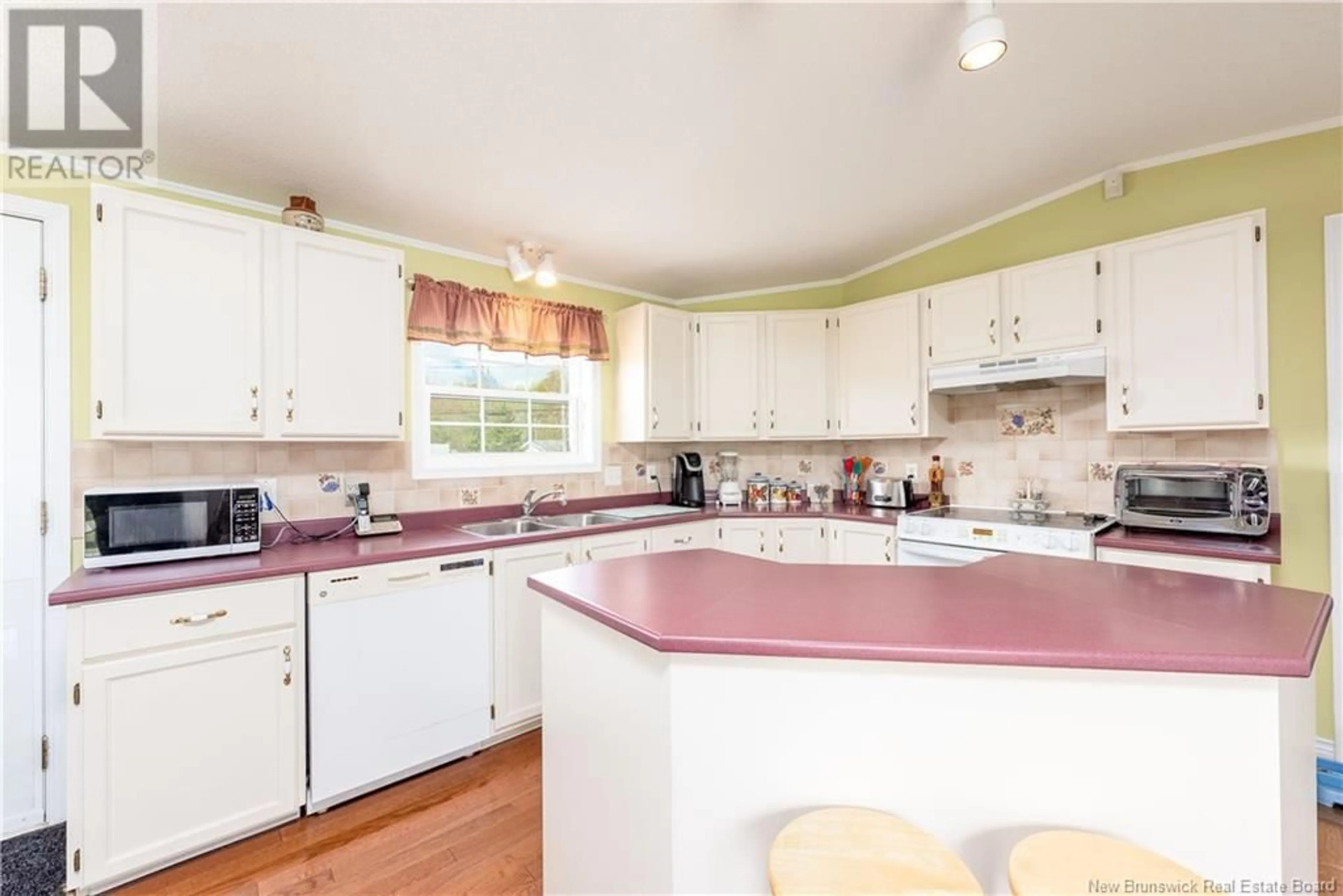 Standard kitchen, unknown for 72 SOUTHPINE, Moncton New Brunswick E1H3M7