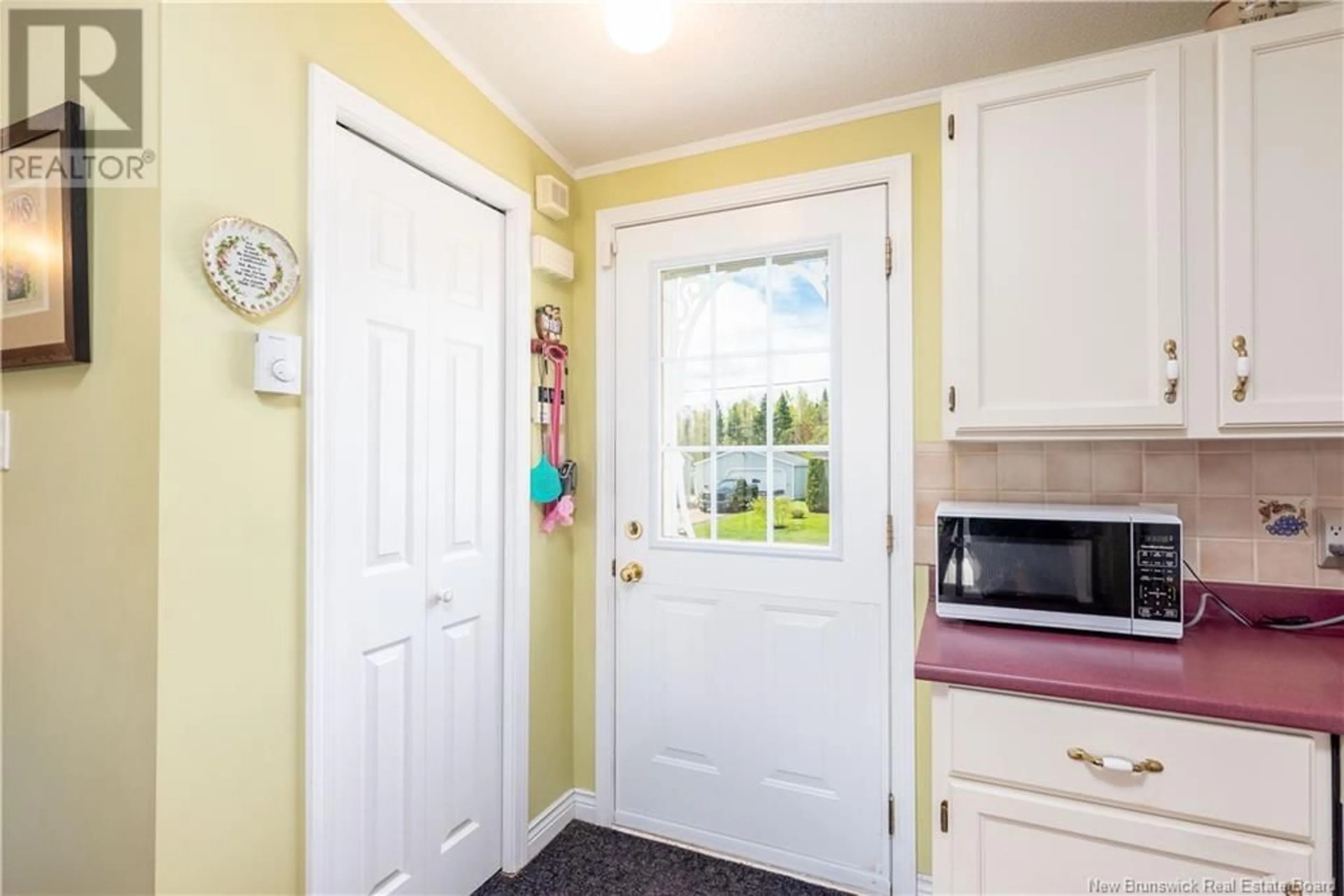 Indoor entryway for 72 SOUTHPINE, Moncton New Brunswick E1H3M7