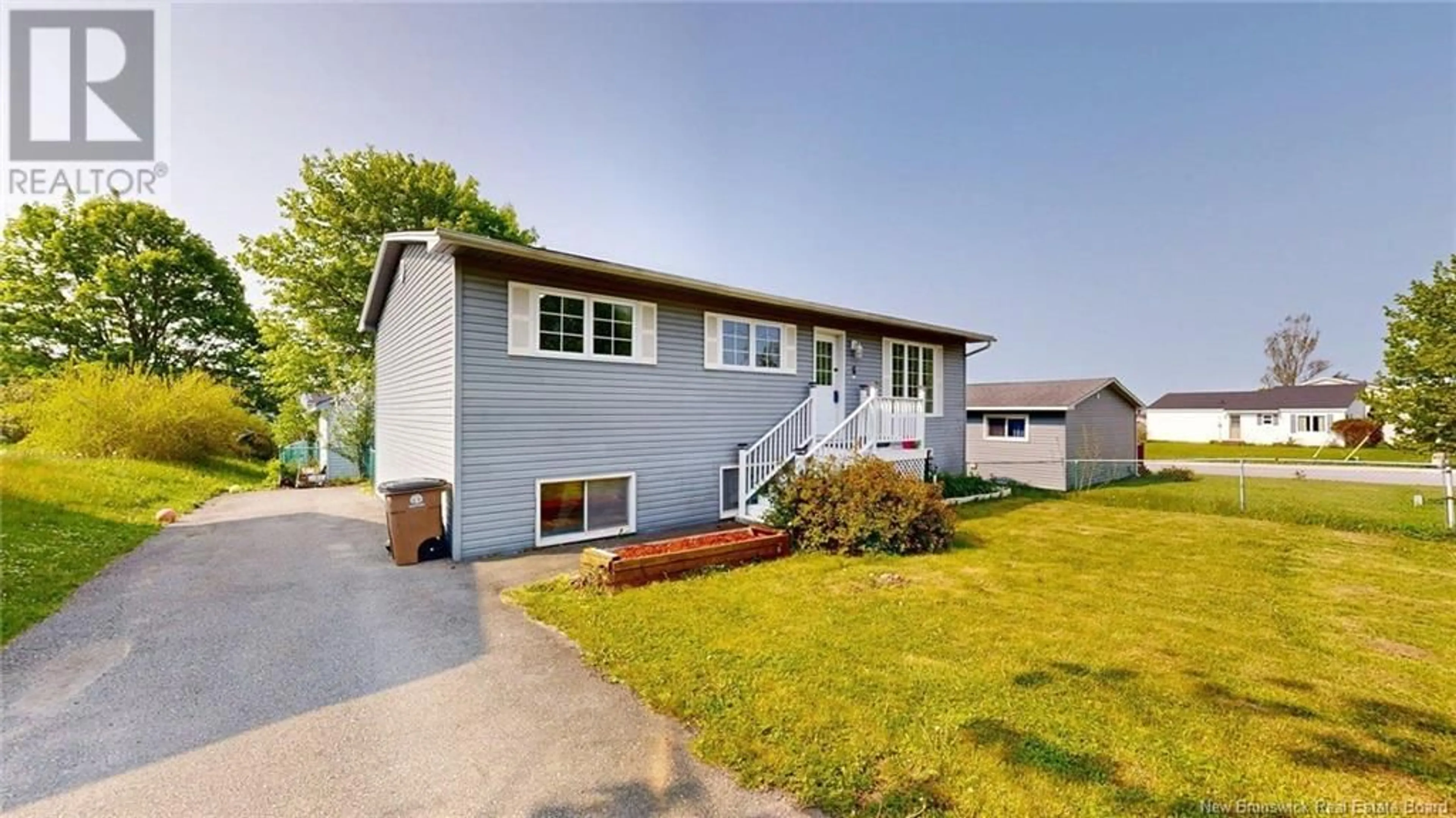 Home with vinyl exterior material, unknown for 8 GRANVILLE CRESCENT, Saint John New Brunswick E2P1C5