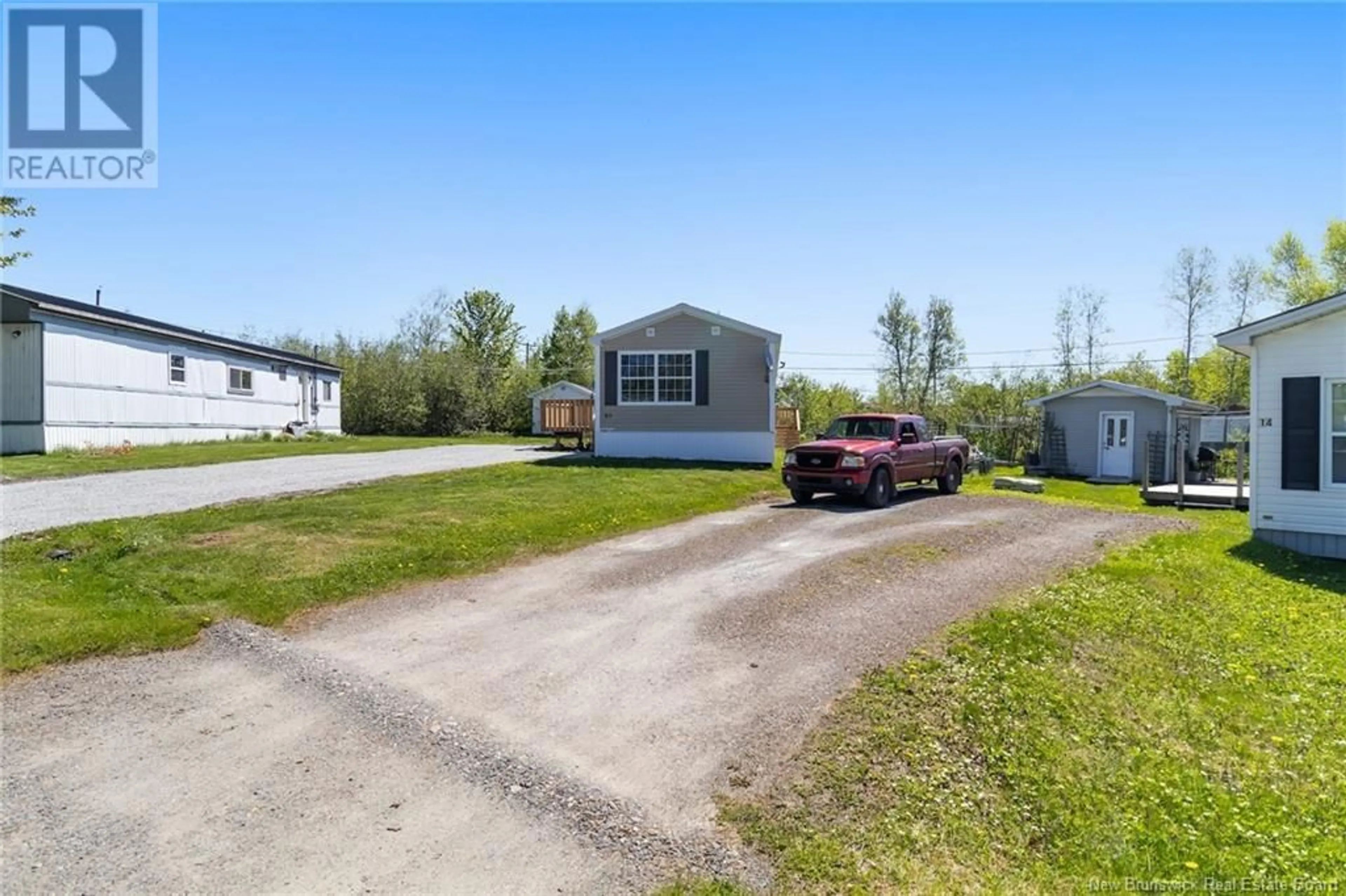 A pic from outside/outdoor area/front of a property/back of a property/a pic from drone, street for 18 ELMDALE CRESCENT, Fredericton New Brunswick E3B6P9