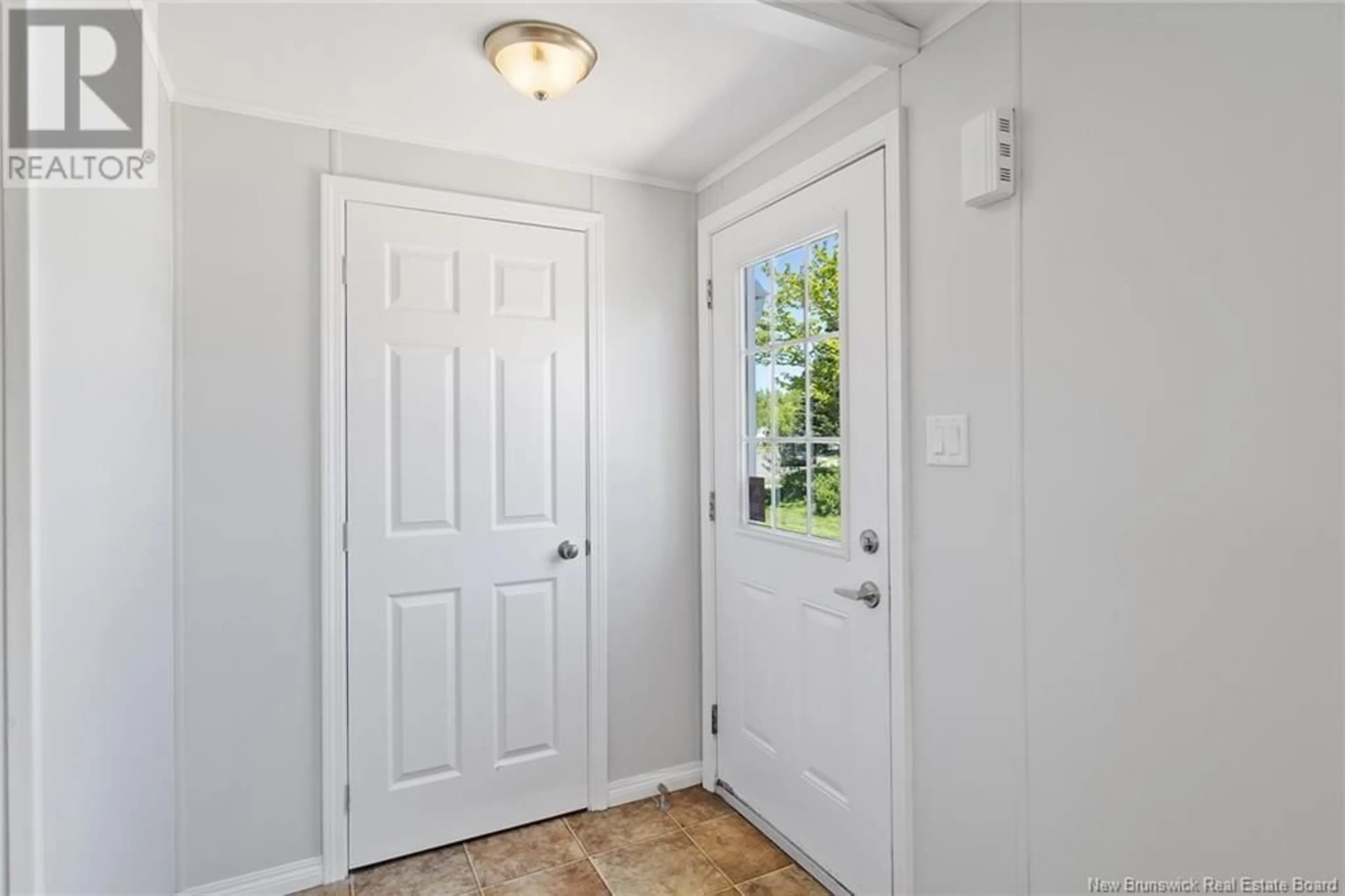 Indoor entryway for 18 ELMDALE CRESCENT, Fredericton New Brunswick E3B6P9