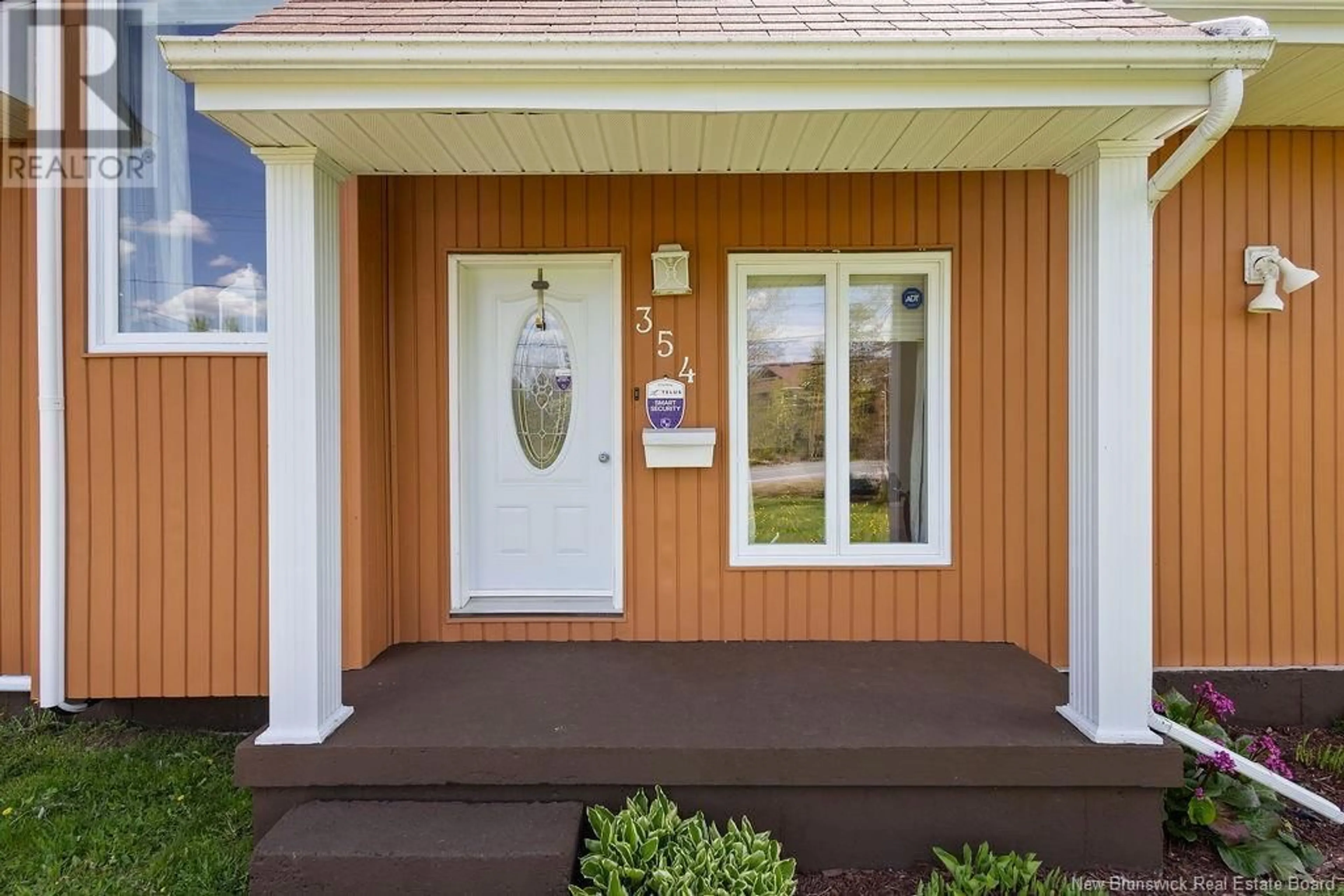 Indoor entryway for 354 BEAVERBROOK ROAD, Miramichi New Brunswick E1V1A1