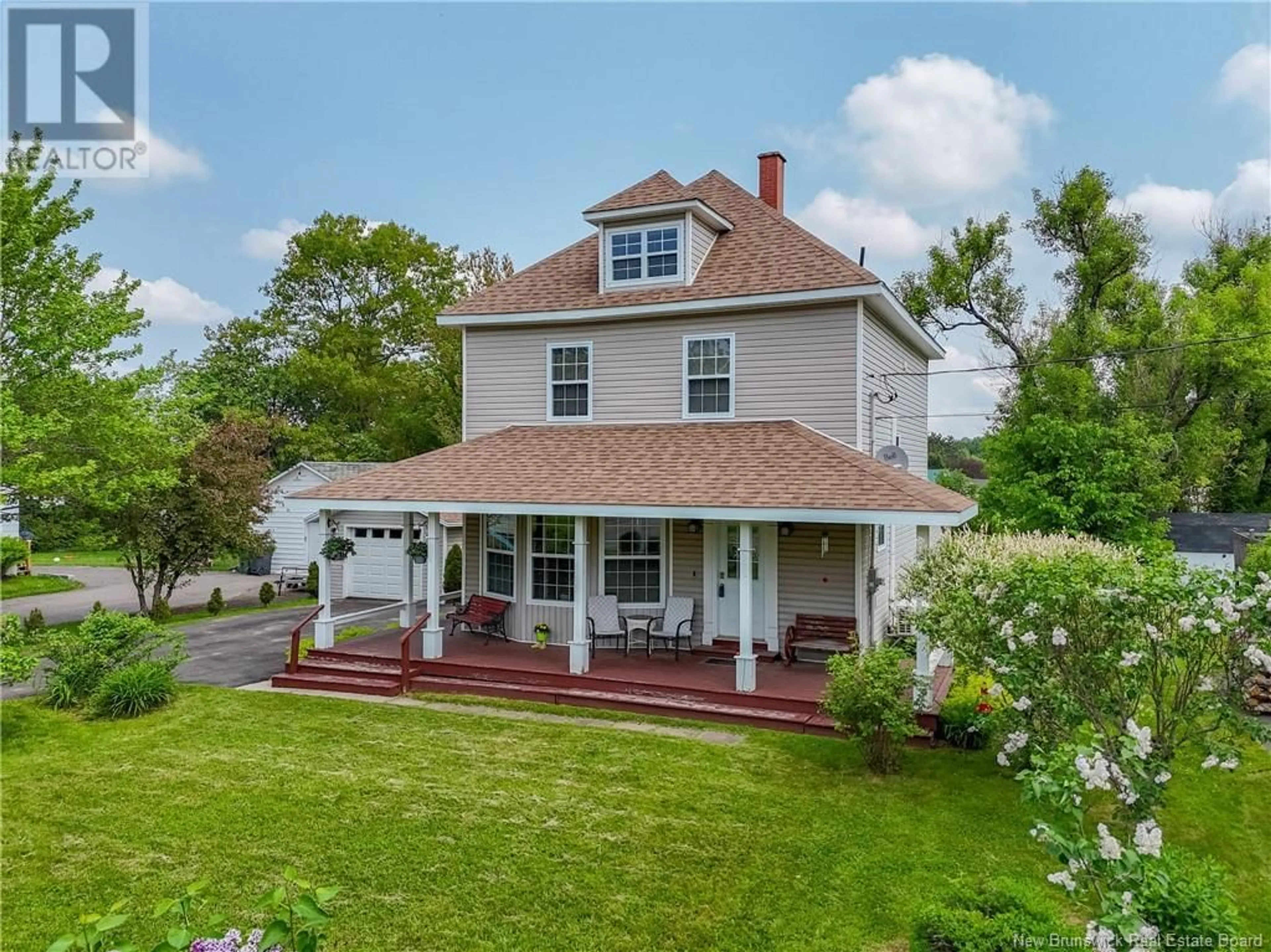 A pic from outside/outdoor area/front of a property/back of a property/a pic from drone, street for 45 KING STREET, Chipman New Brunswick E4A2H4