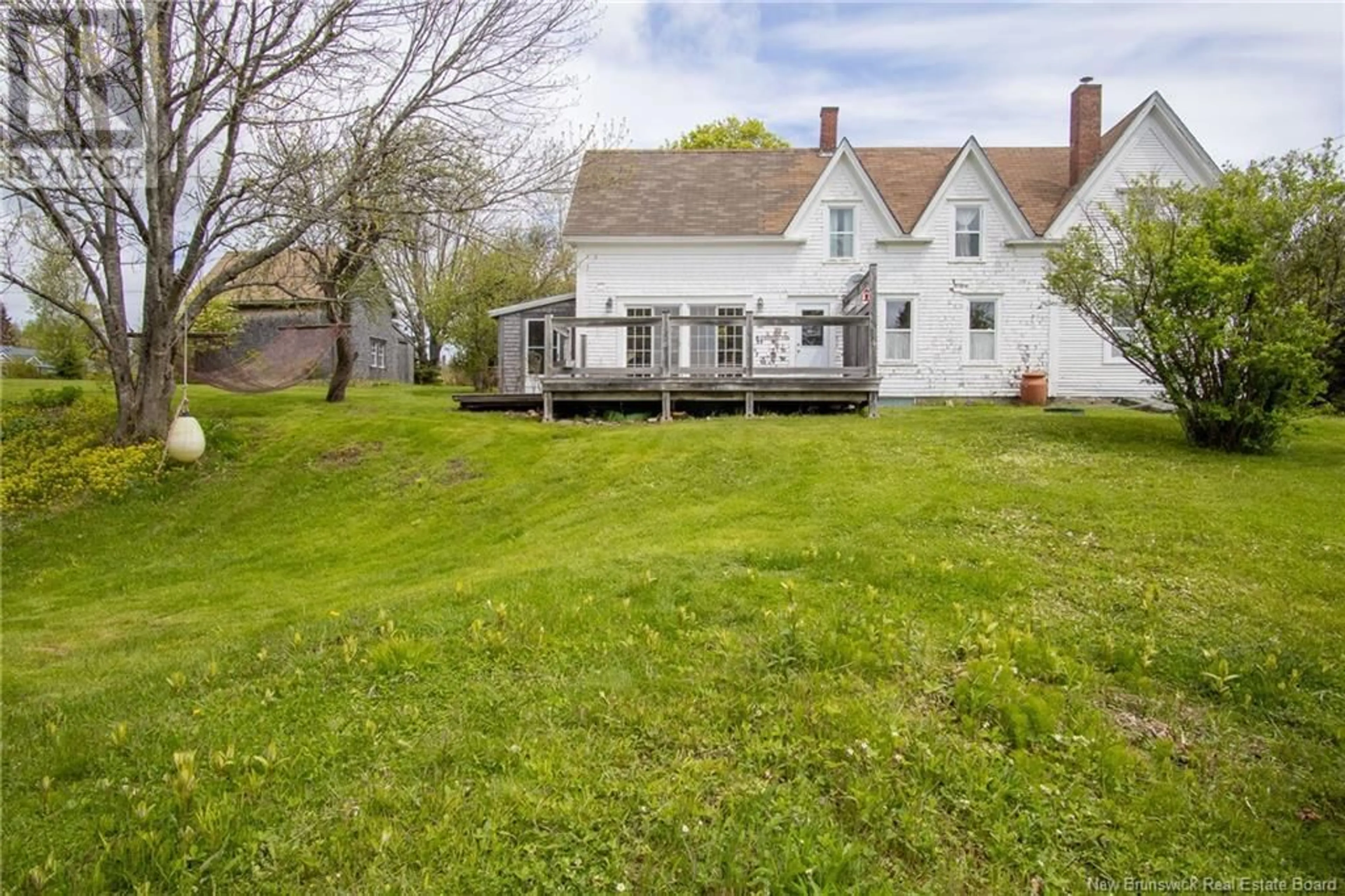 A pic from outside/outdoor area/front of a property/back of a property/a pic from drone, street for 562 ROUTE 776, Grand Manan New Brunswick E2K0A9