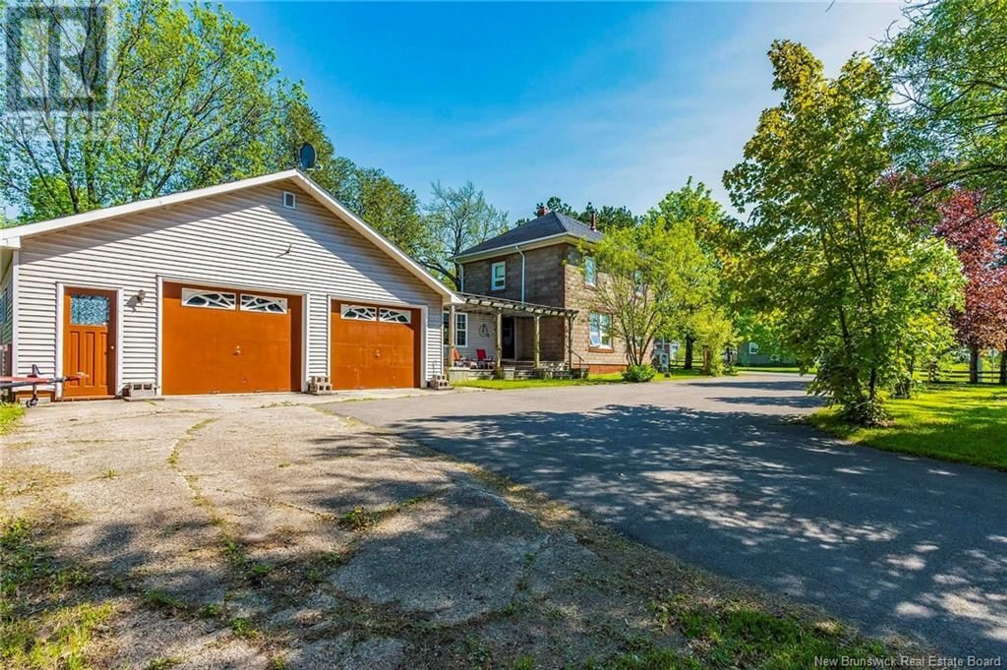 A pic from outside/outdoor area/front of a property/back of a property/a pic from drone, street for 272 OLD POST ROAD, Petitcodiac New Brunswick E4Z4P5